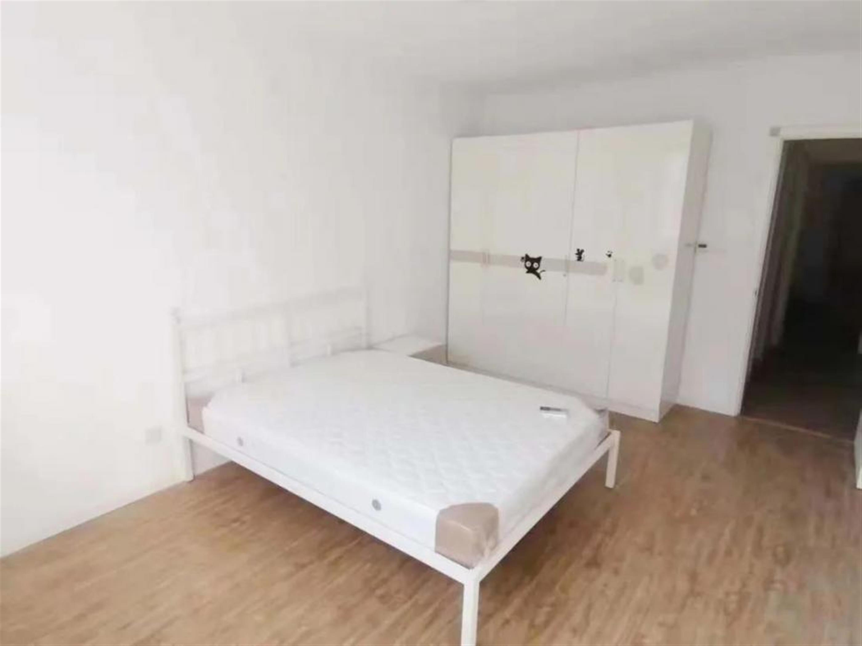 Large Bedroom Bright Spacious 2BR Mandarine City Apartment Nr LN 10 for Rent in Shanghai