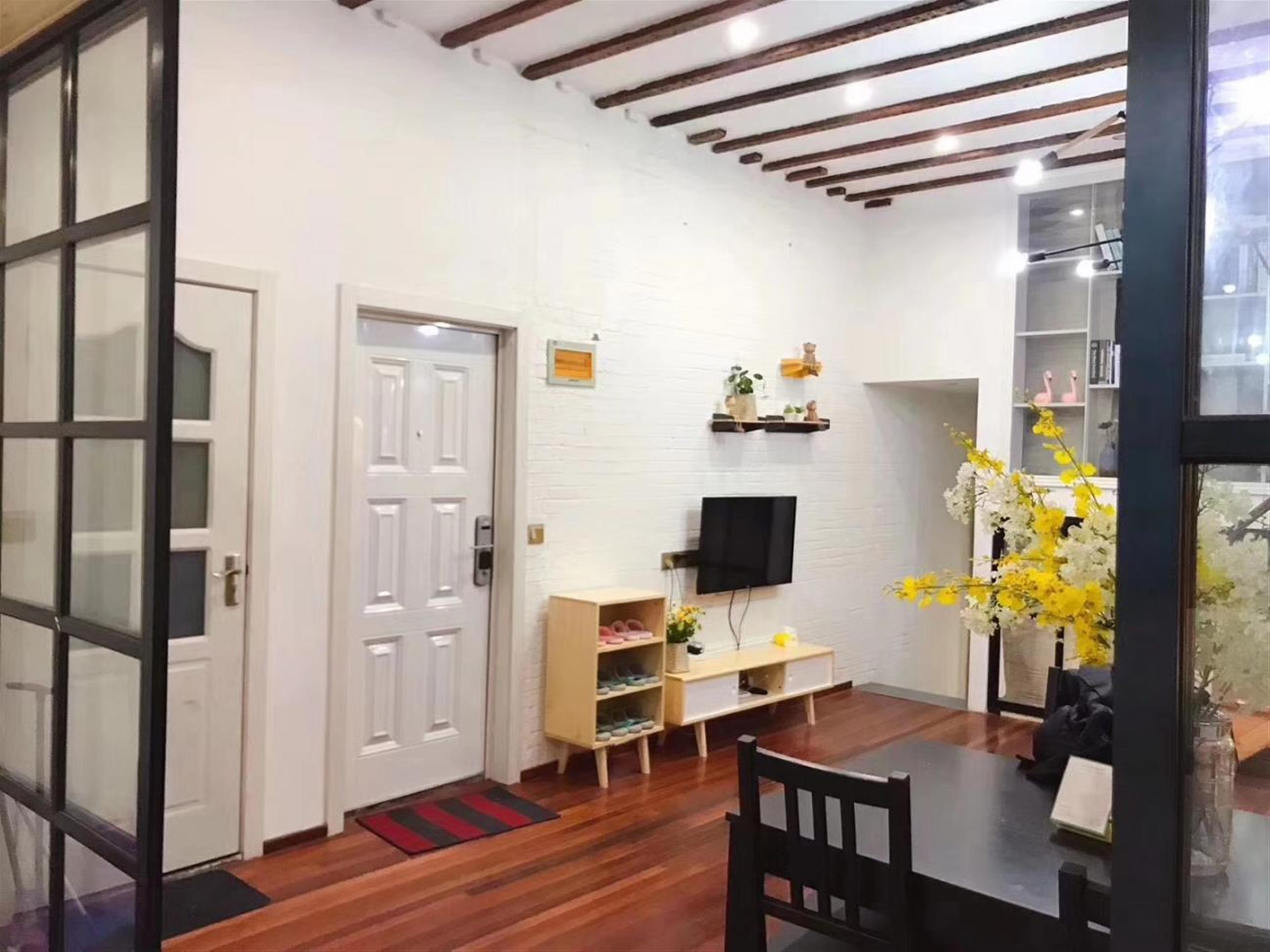 open space Cozy Bright FFC Lane House 2BR Duplex Apt Nr LN 1/9/10/12 for Rent in Shanghai