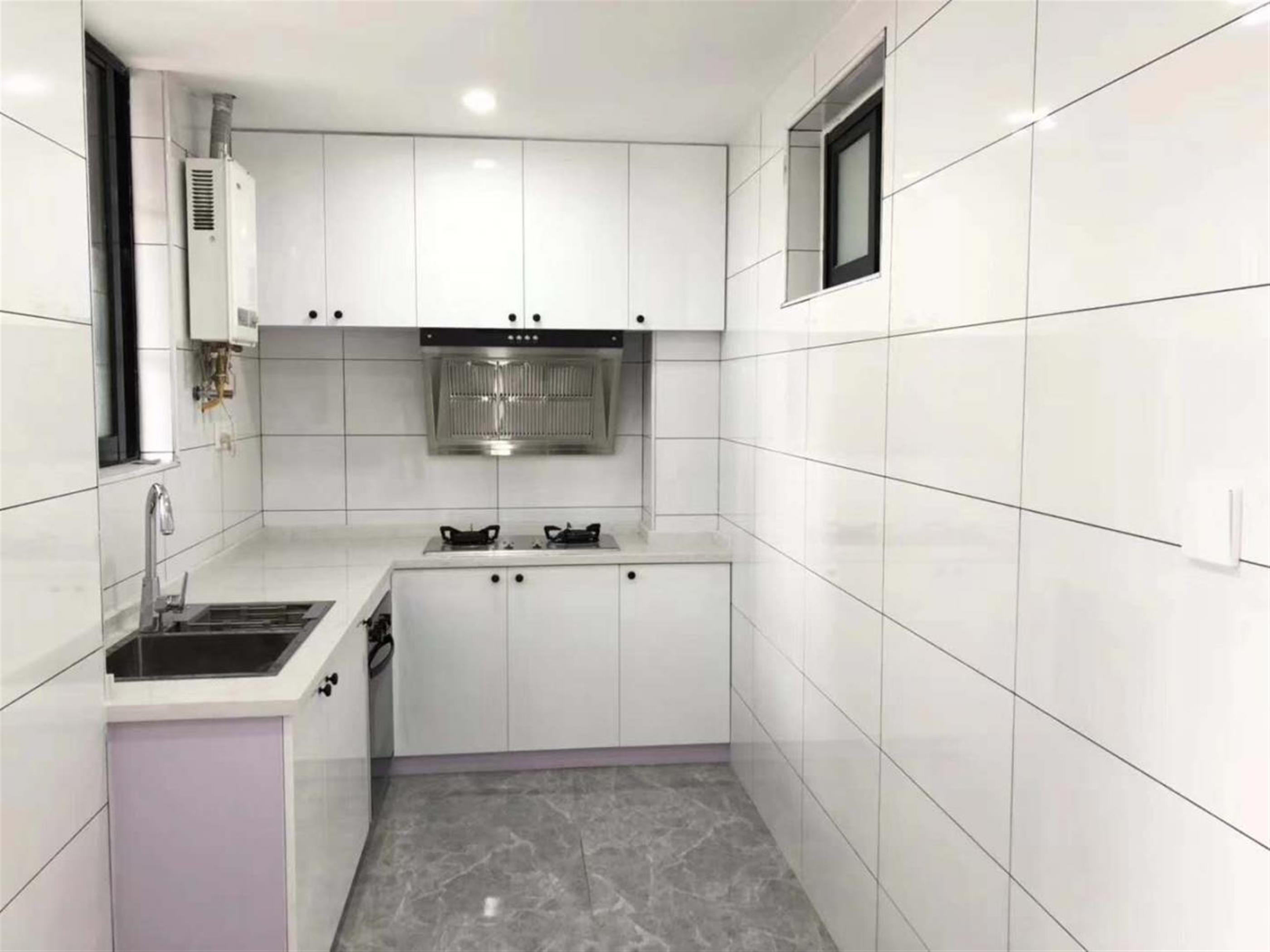 Kitchen with oven Renovated Bright Affordable 2BR Apt Nr LN 3/4/11/13 for Rent in Shanghai