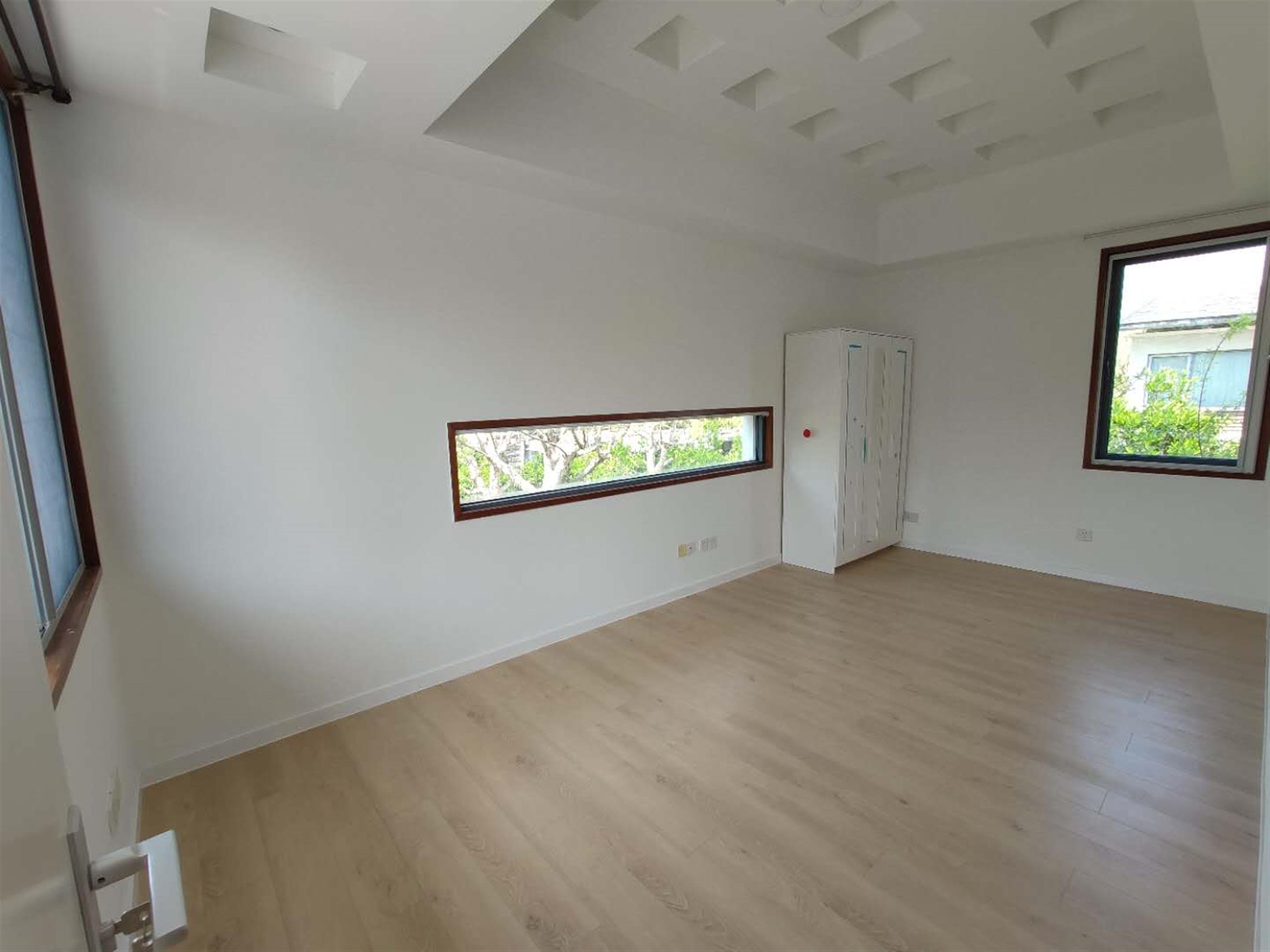 large bedroom Affordable, Newly Renovated, Family Villa for rent in the Shanghai Lakeside Villas