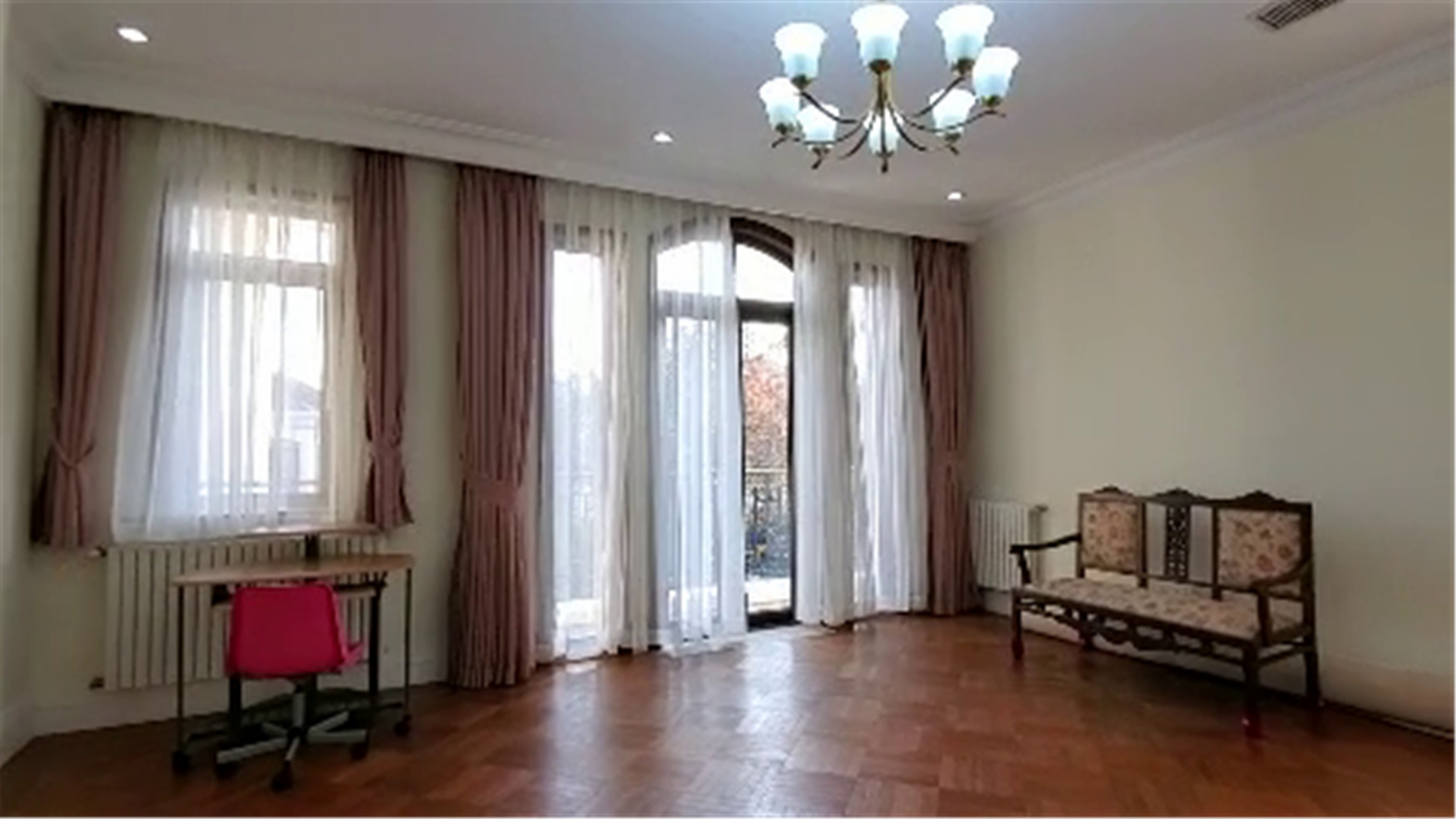master bedroom Enormous 4BR 3-Balcony Qinpu Villa Nr Int