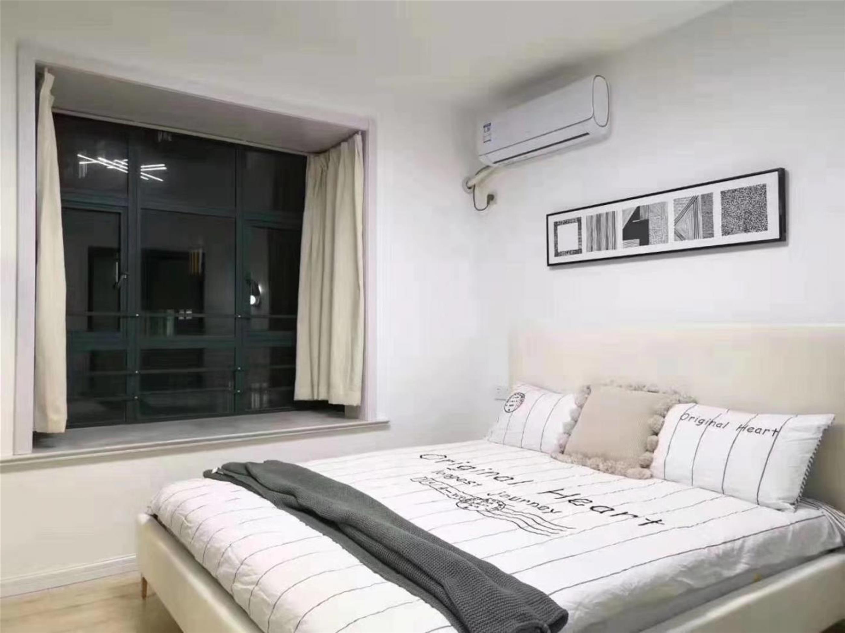 bay windows Sleek Modern 1BR Apartment Nr LN 3/4 for Rent in Shanghai