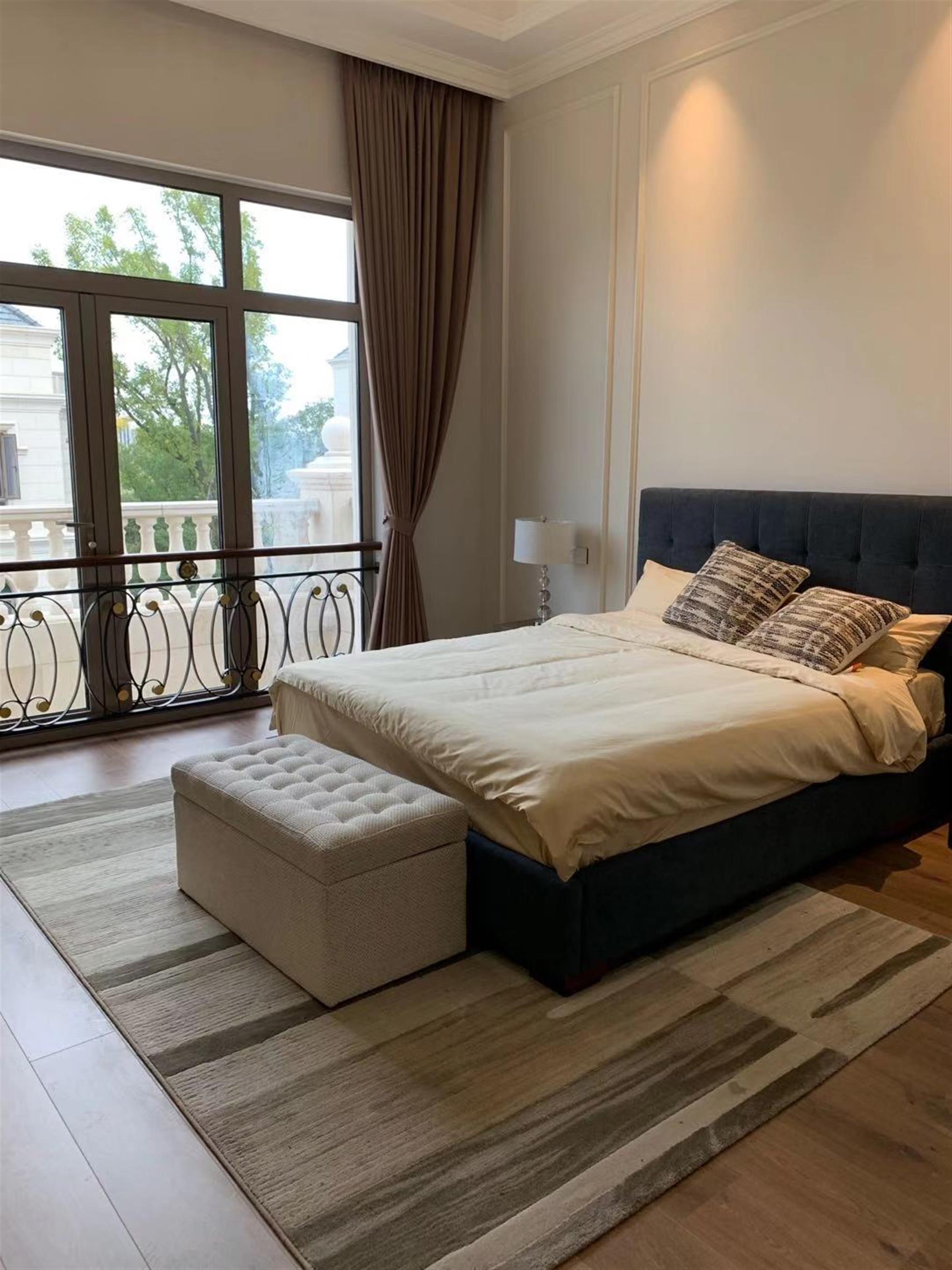 big bedroom Brand New Bright 5BR 3-Level Jinqiao Villas for Rent in Shanghai