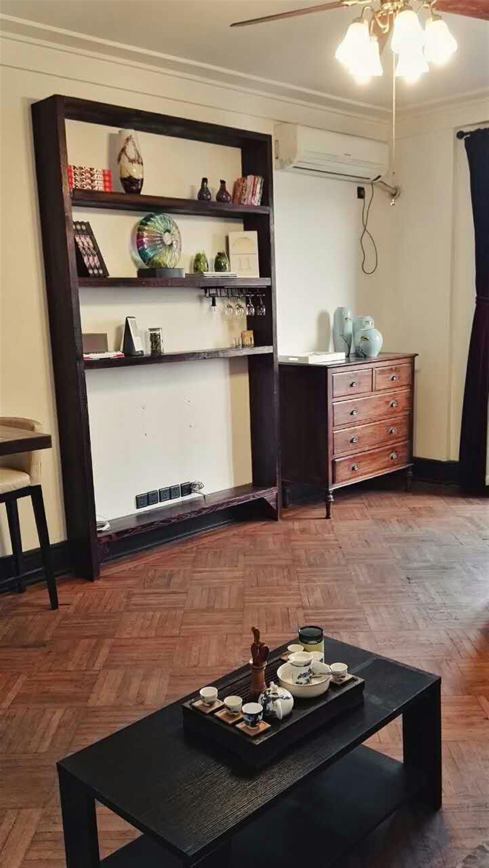 classic furniture Cozy FFC Studio Apartment nr LN 1/7/10 for Rent in Shanghai