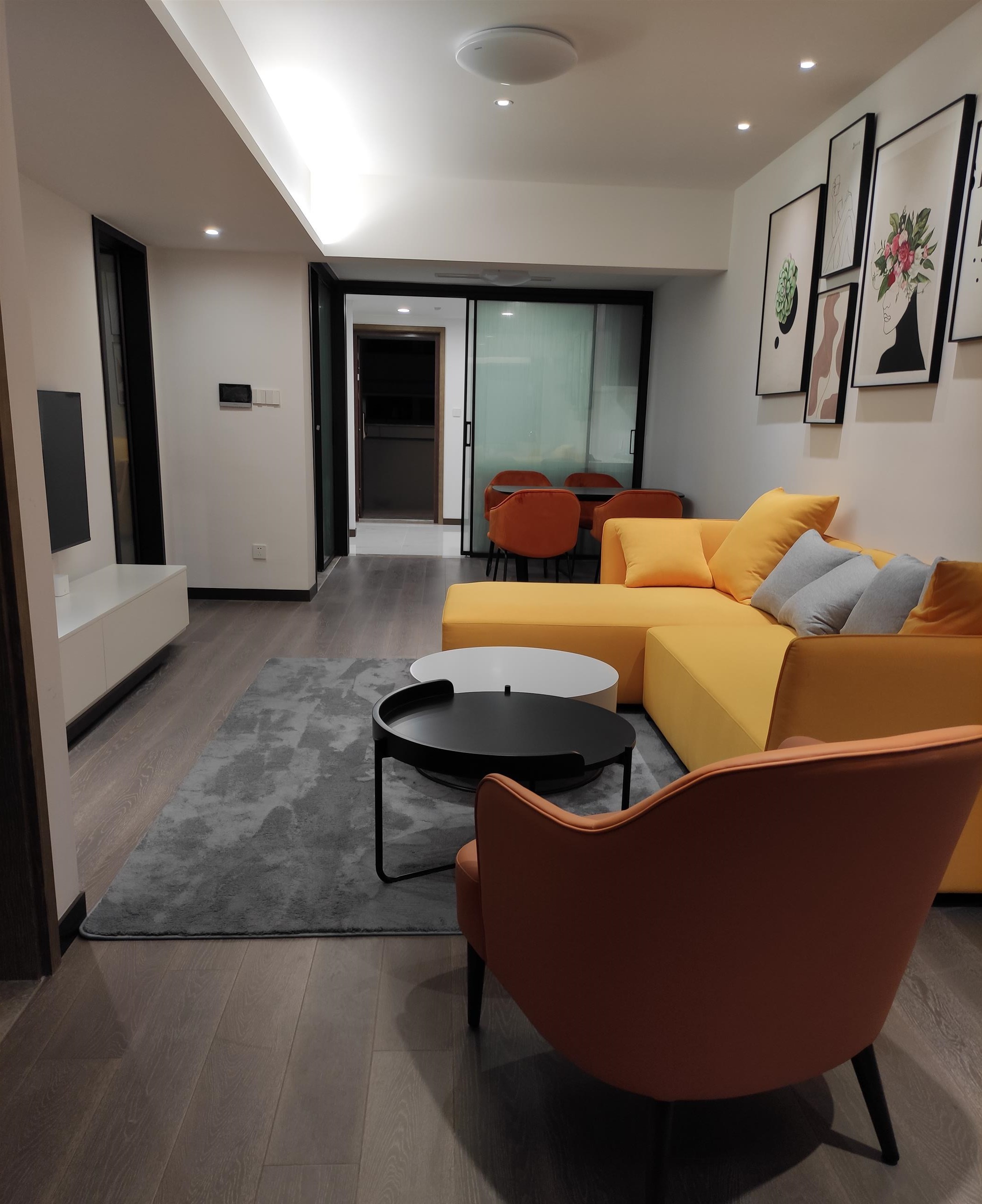 New Spacious Convenient 2BR Gubei Apartment nr LN 2 for Rent 