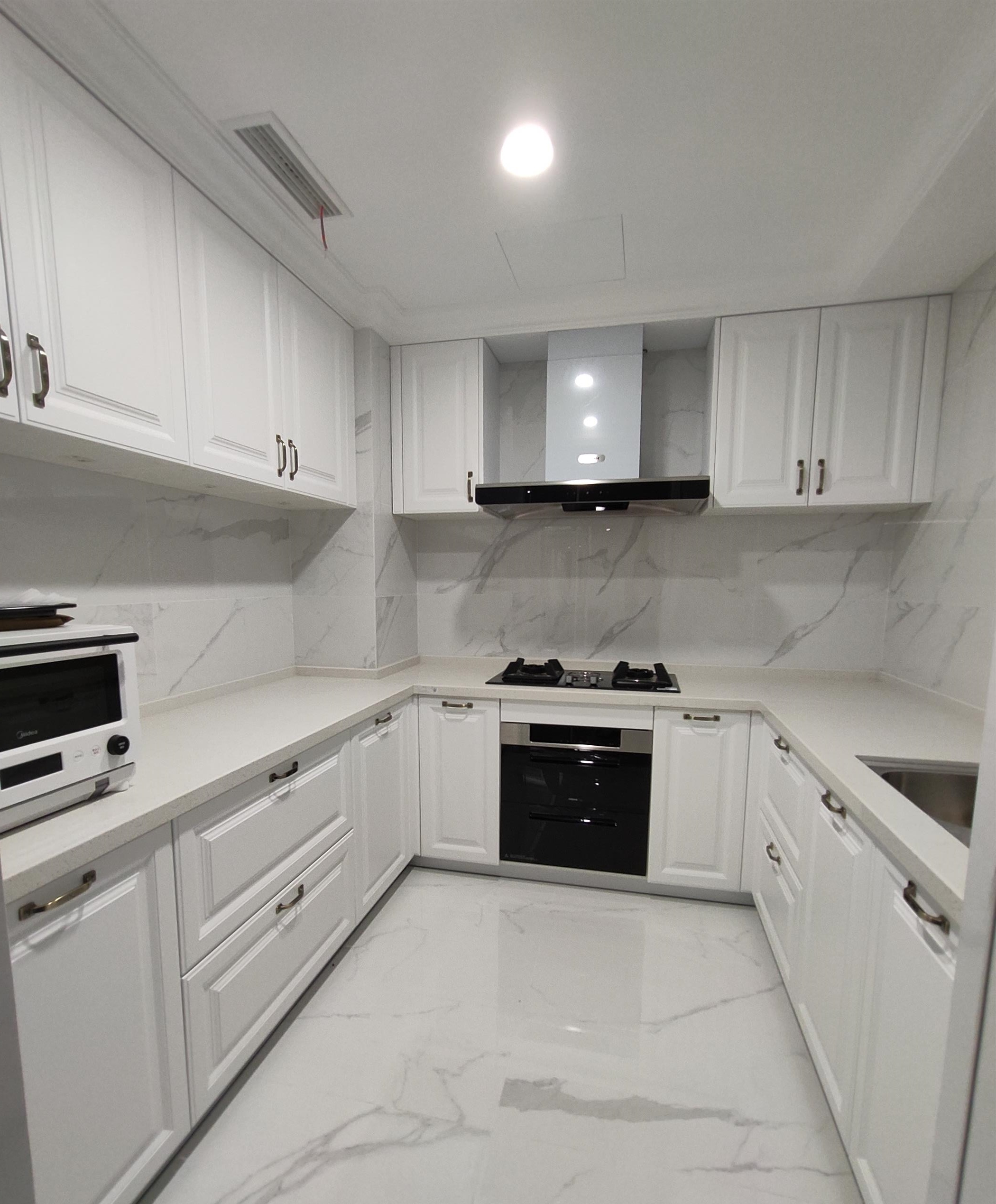 big kitchen Newly Renovated Spacious Convenient 2BR Gubei Apartment nr LN 2 for Rent in Shanghai