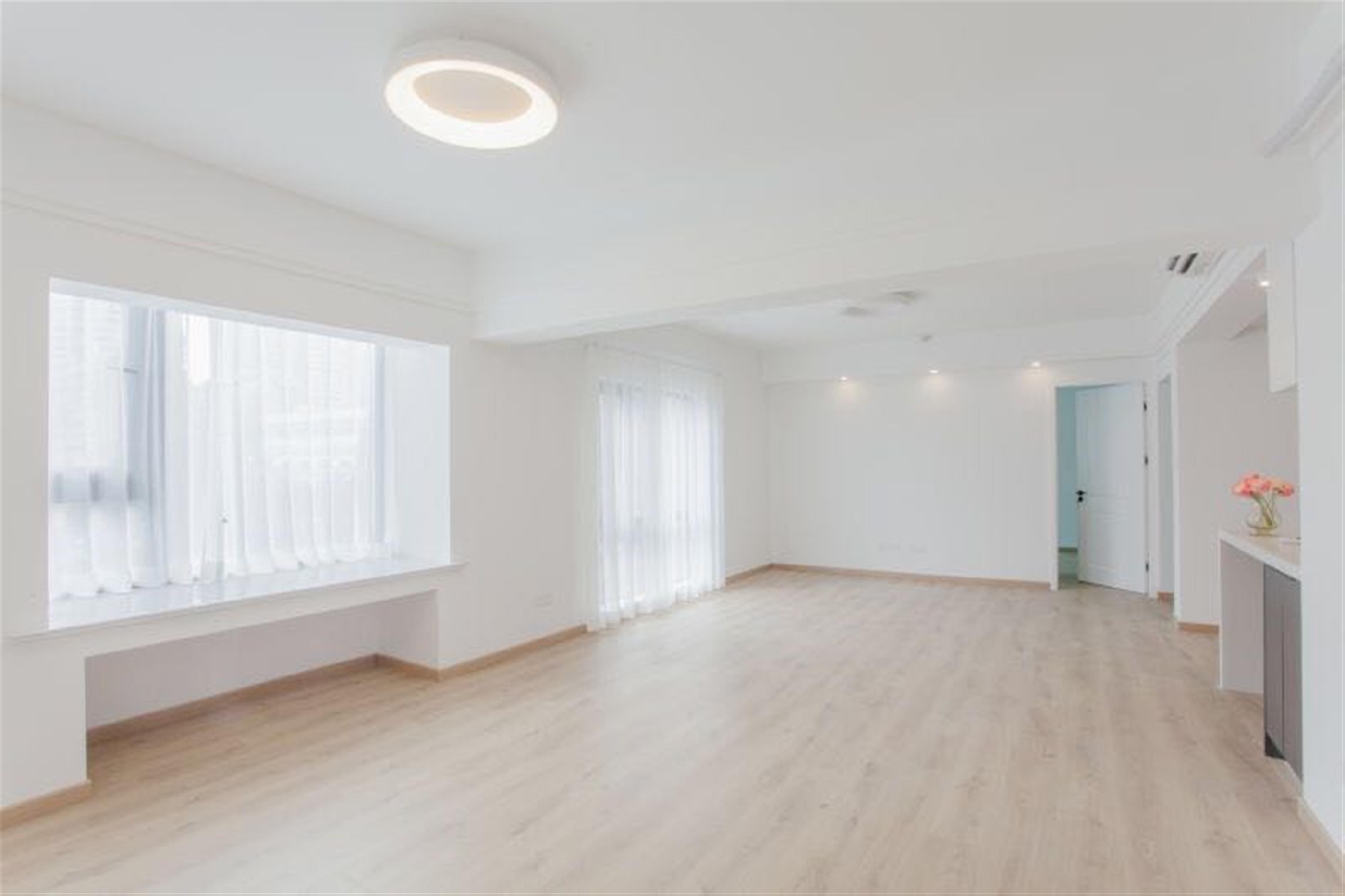 large living room Newly Renovated Spacious 3BR Apt Nr Parks & Ln 2/11 for Rent in Shanghai