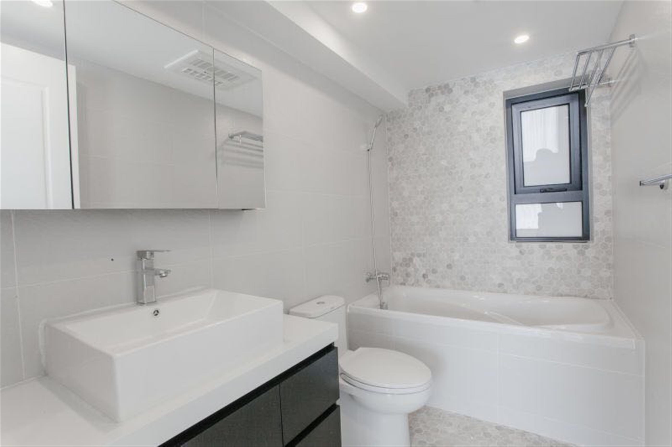 bathtub Newly Renovated Spacious 3BR Apt Nr Parks & Ln 2/11 for Rent in Shanghai