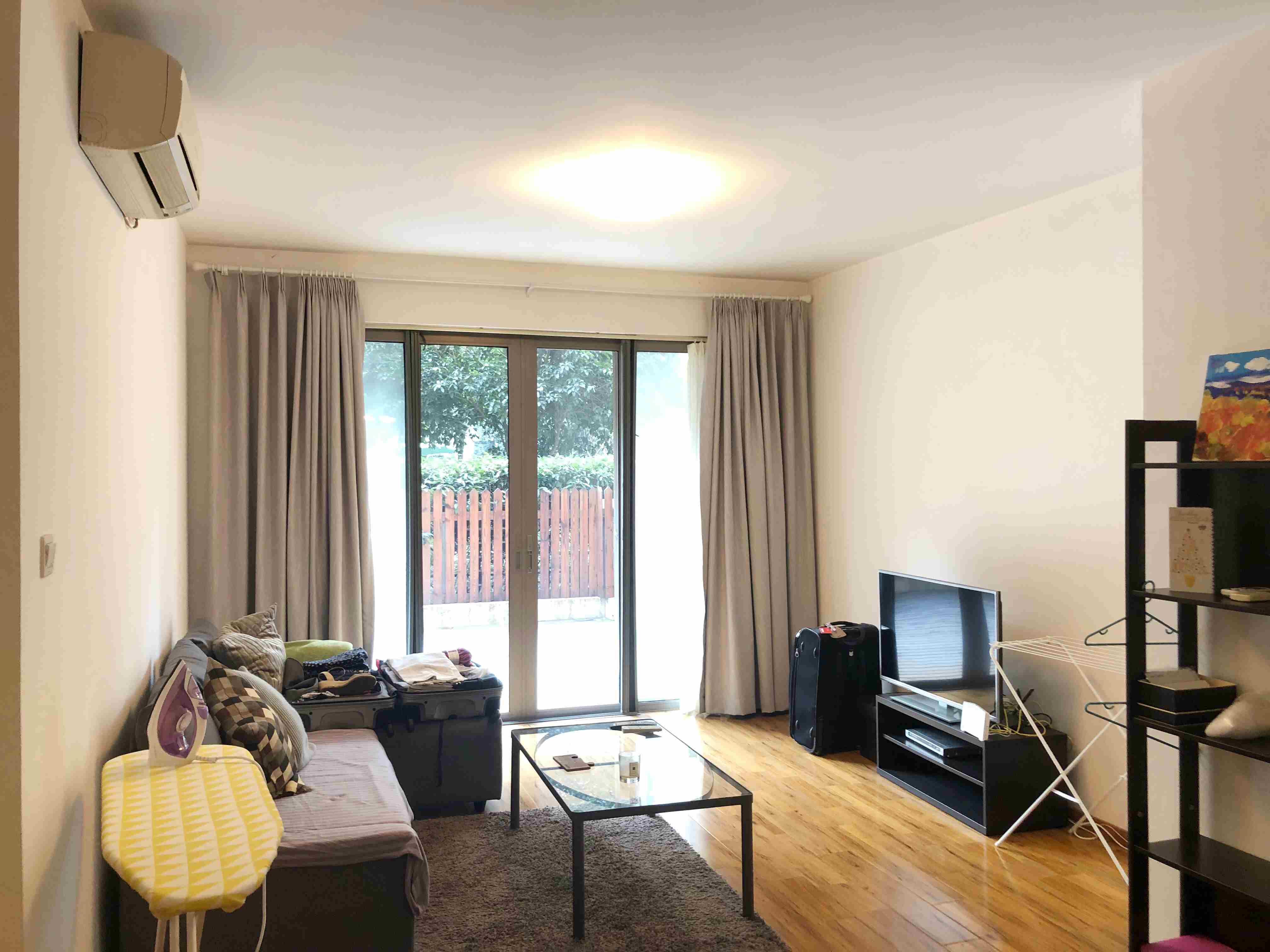 large living space Spacious 1BR La Cite Apt w Private Patio Nr Ln 1/9/11 for Rent in Shanghai