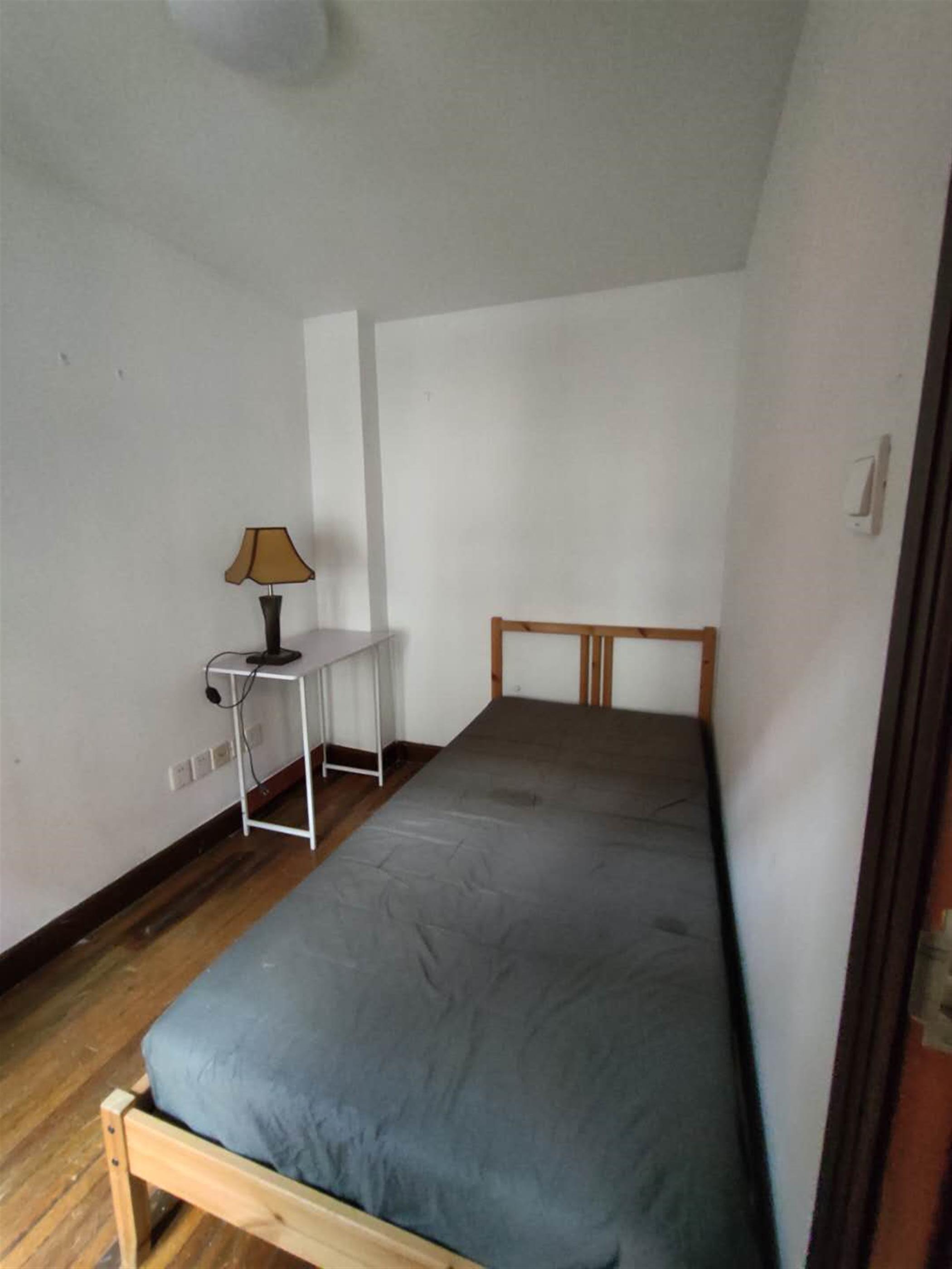 extra bedroom 3-Floor 3BR Lane House Nr Ln 2/12/13 for Rent in Shanghai