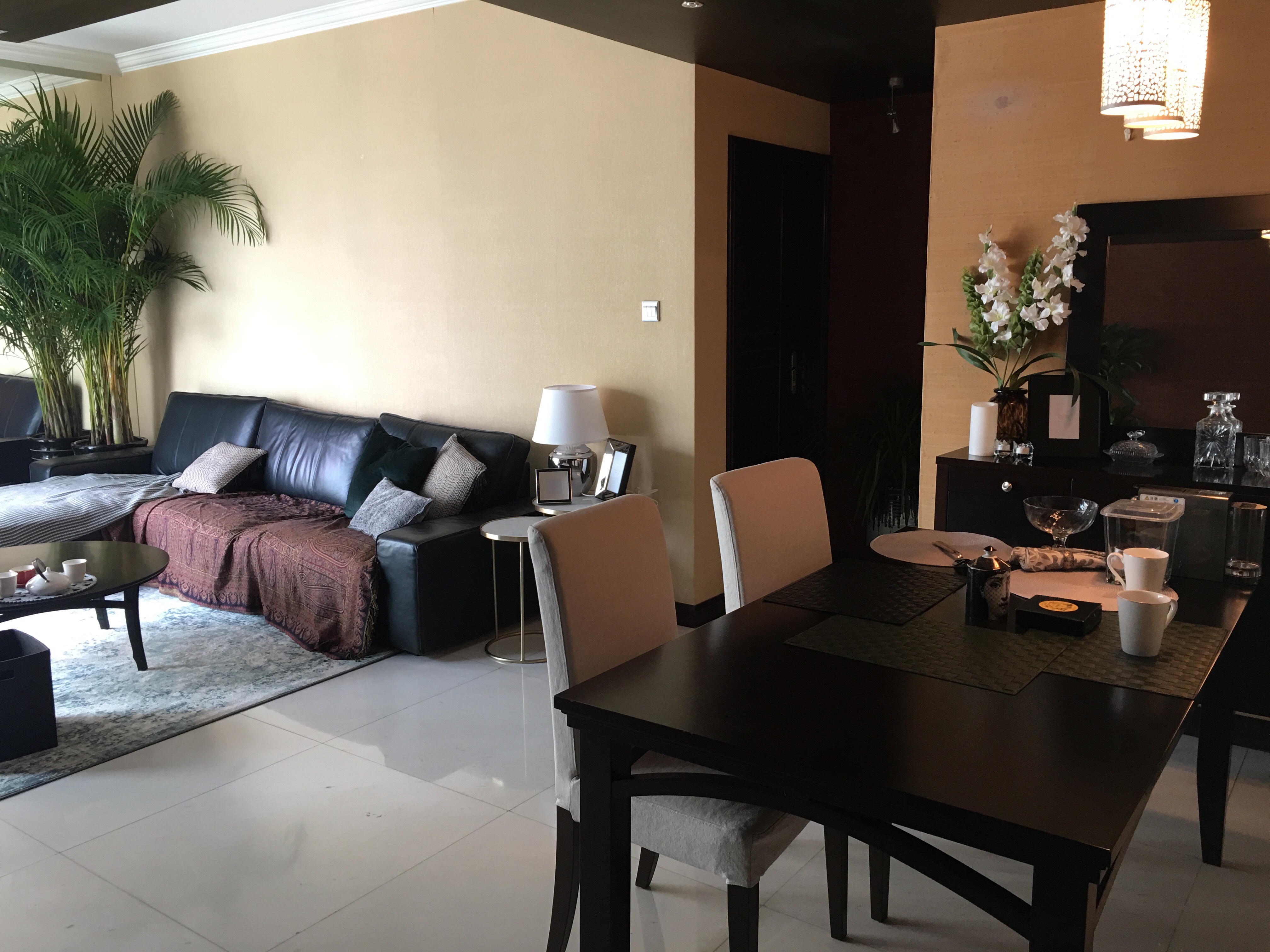 Open living space Exclusive 1BR Shimao Riviera Apartment Nr Shanghai’s Lujiazhui for Rent