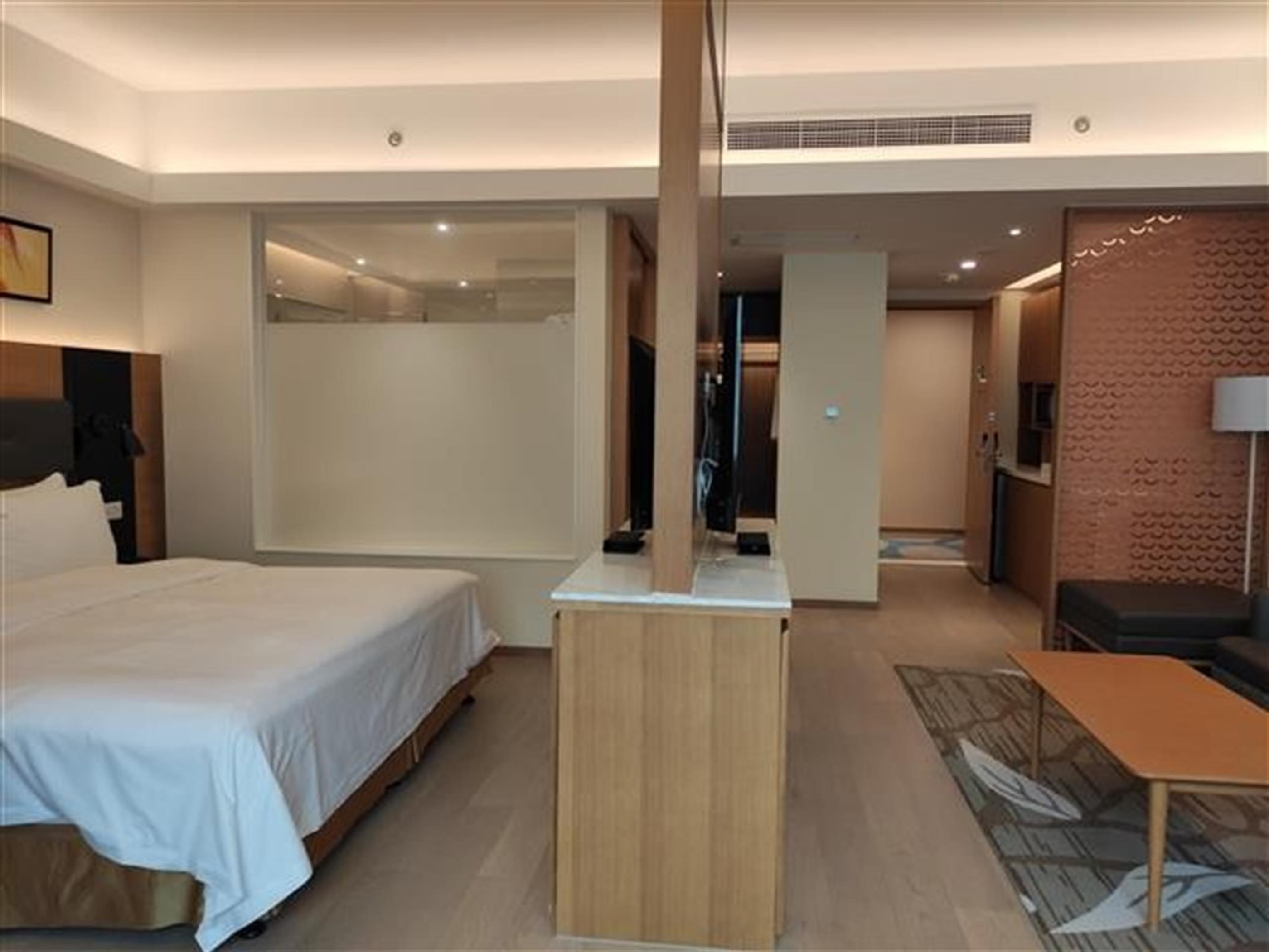 large studio Convenient Newly-Renovated Business Suite Studio Service Apts Nr LN 2 for Rent in Shanghai