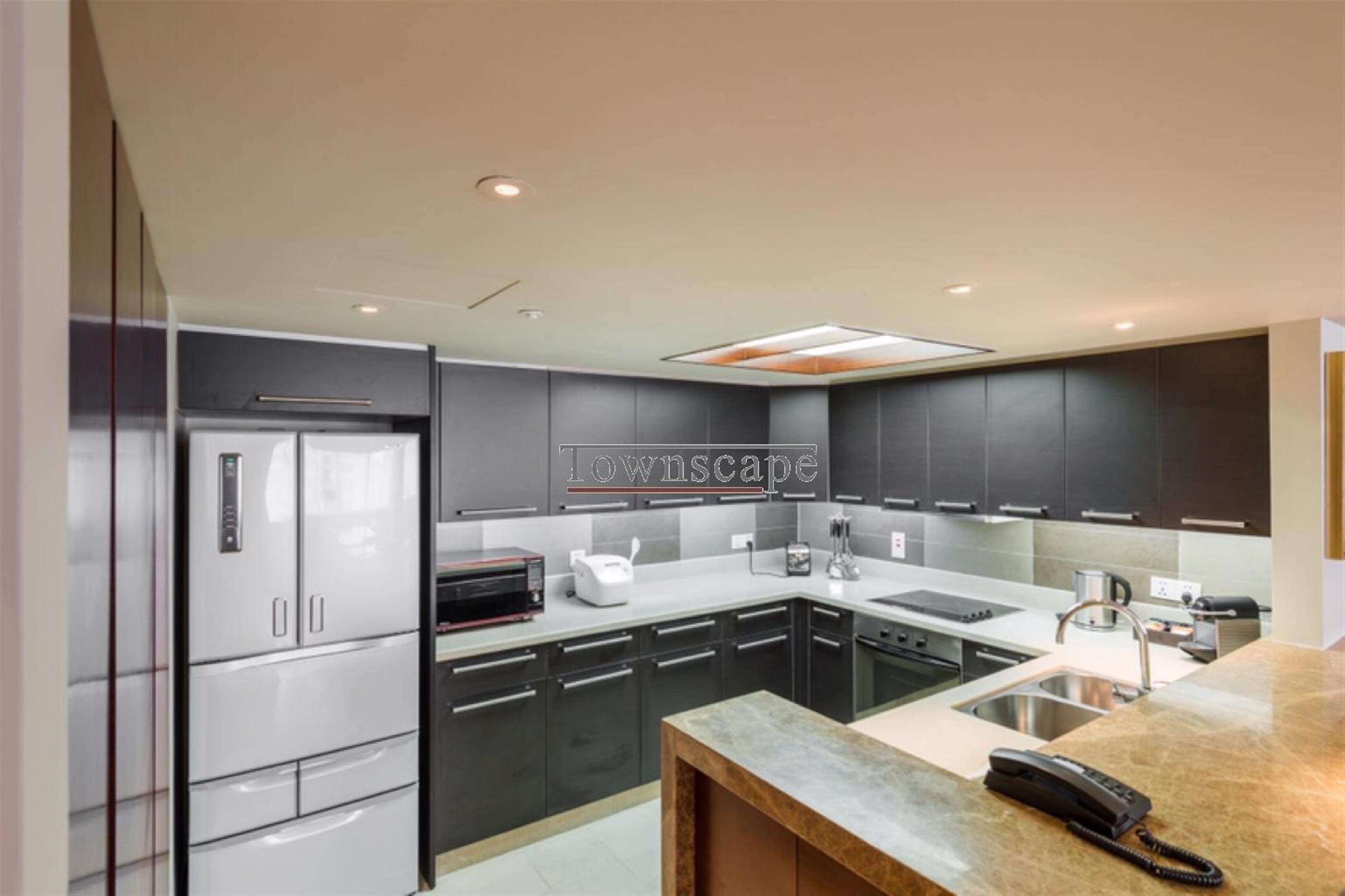 Open Kitchen Deluxe Luxury 4BR Jing’an Service Apartments Nr LN 2 for Rent in Shanghai