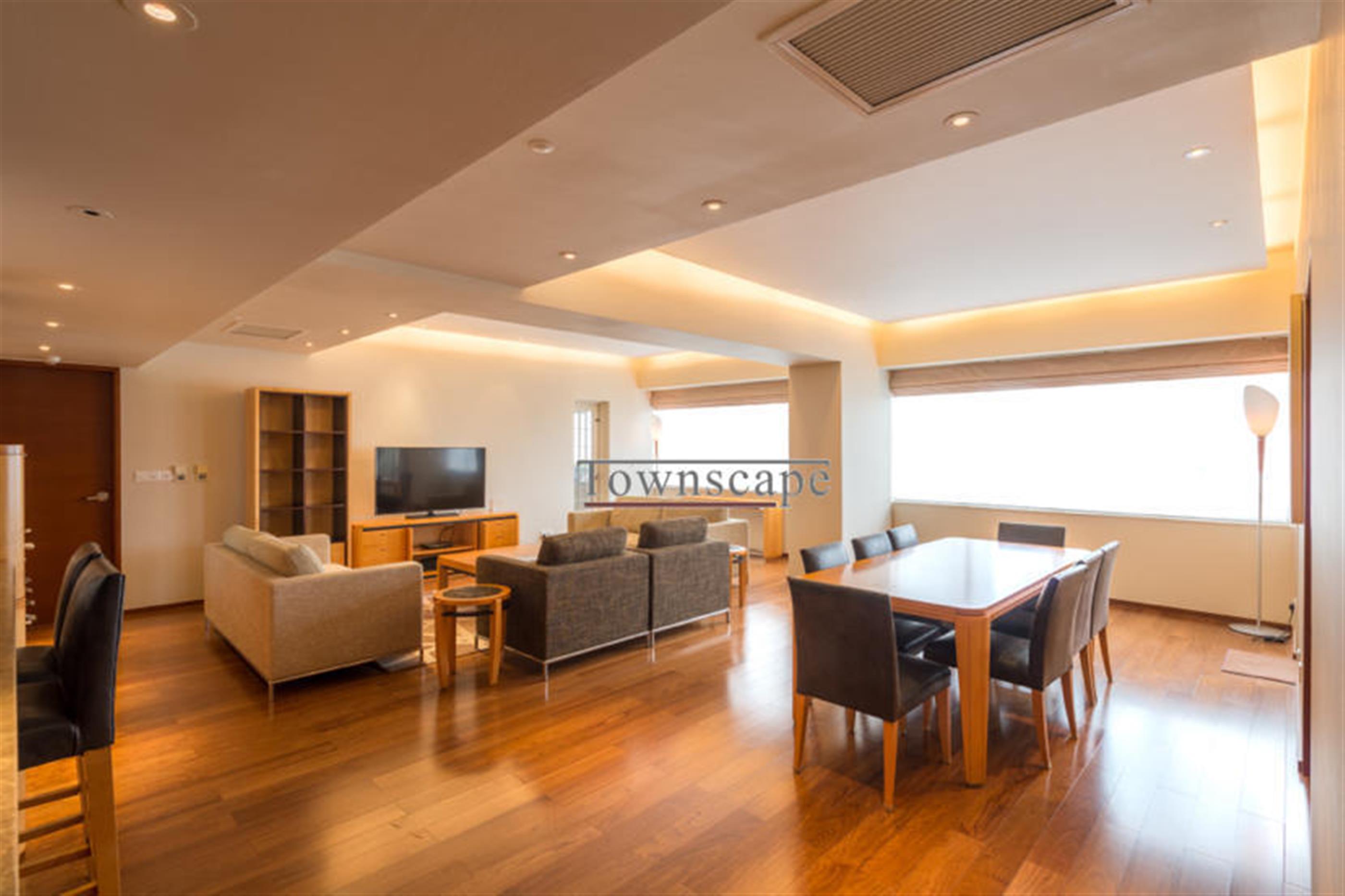 Bright Windows Deluxe Luxury 4BR Jing’an Service Apartments Nr LN 2 for Rent in Shanghai