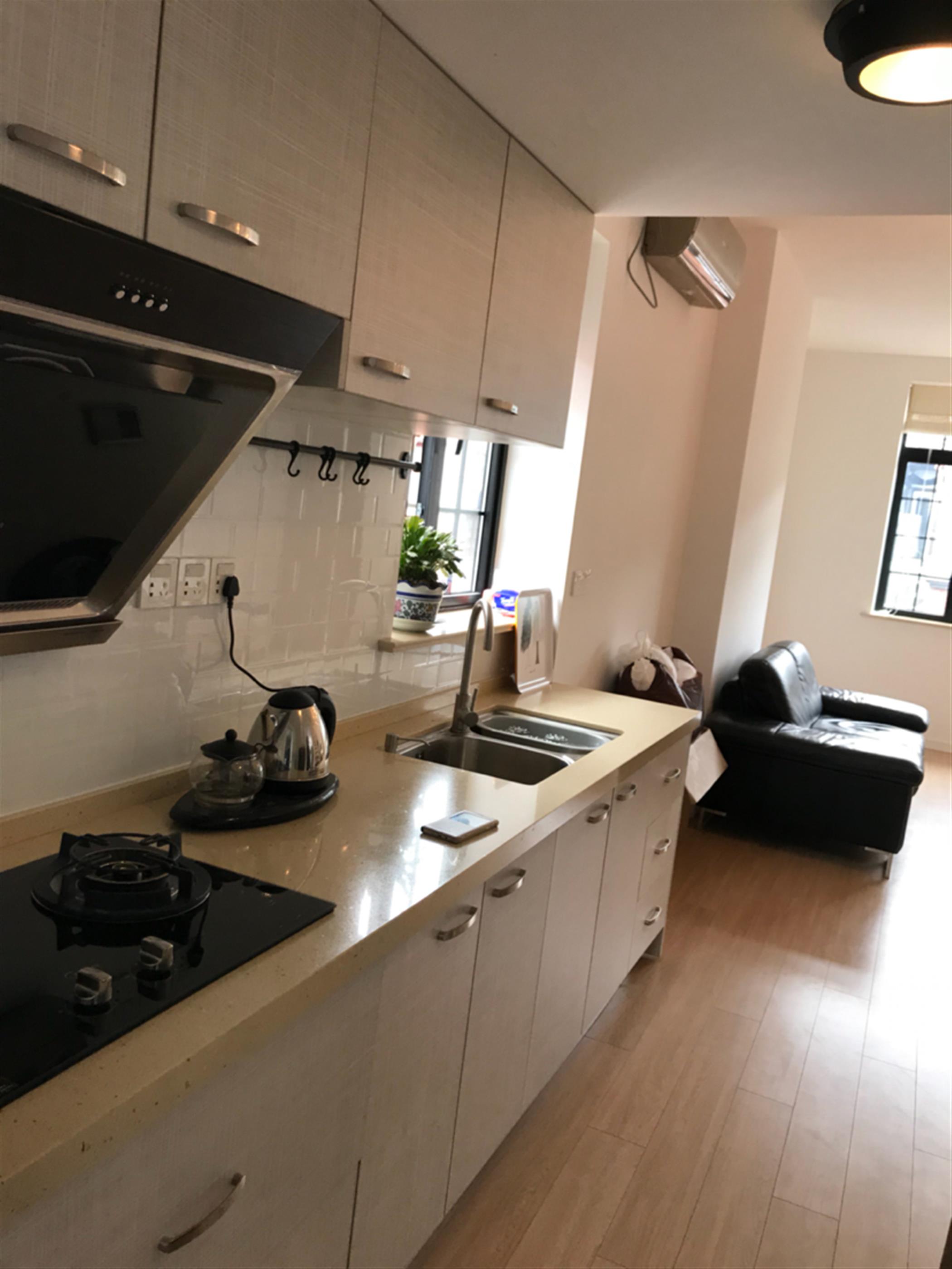 open kitchen Fantastic Location, Duplex FFC Apt Nr LN 1/9/10/12/13 for Rent in Shanghai