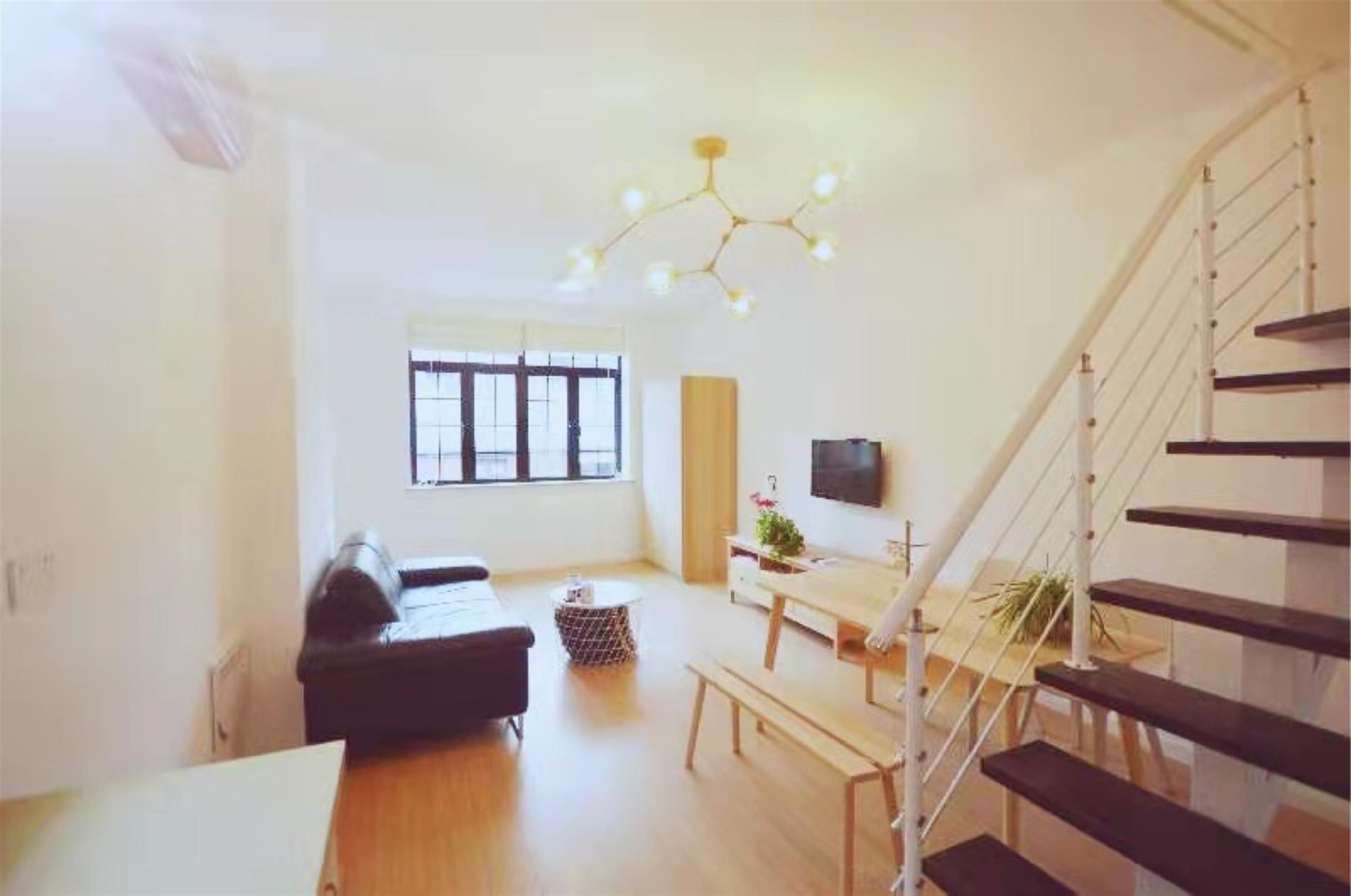  Fantastic Location, Duplex FFC Apt Nr LN 1/9/10/12/13 for Rent in Shanghai