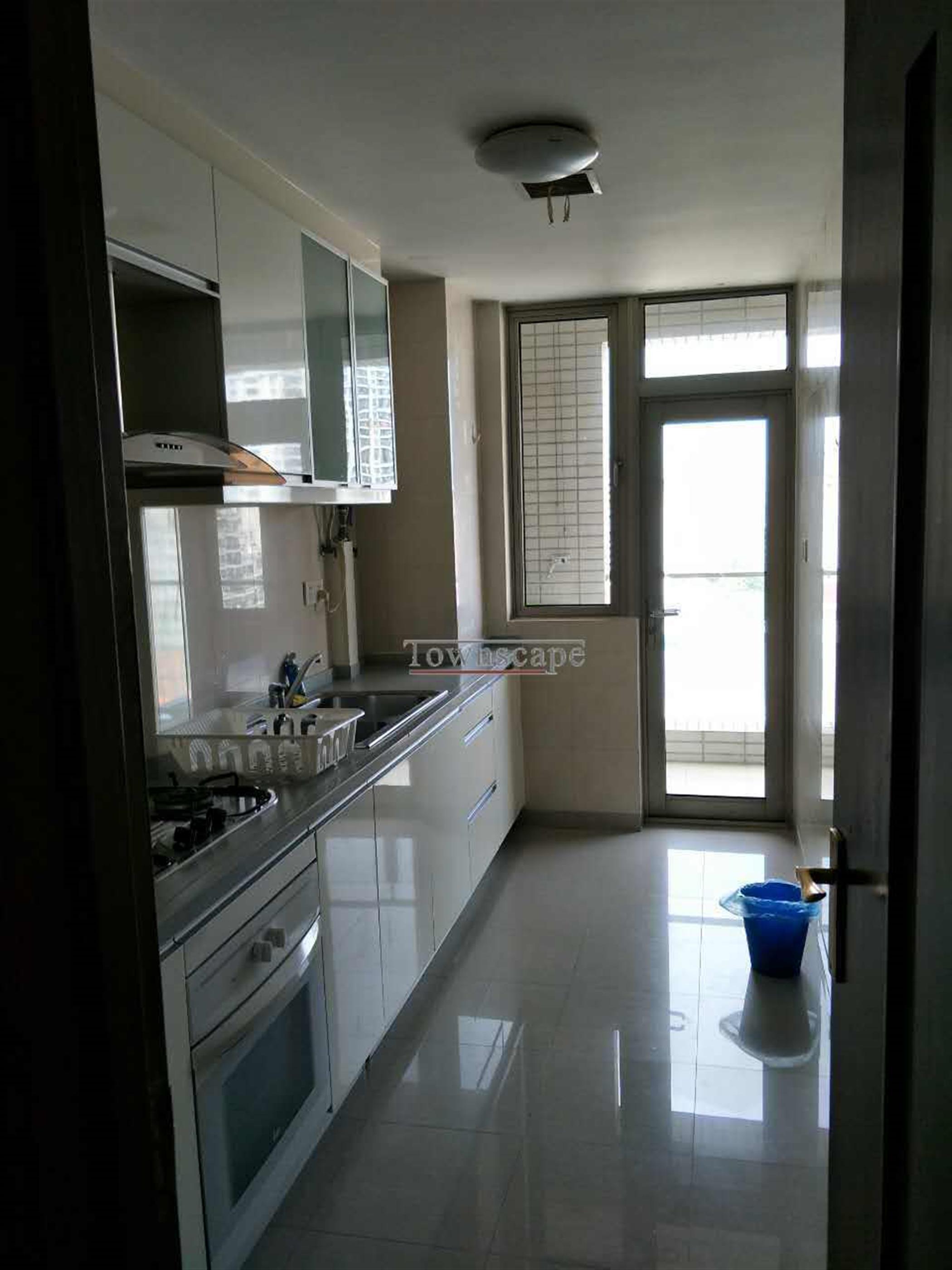 spacious kitchen Fantastic Xinhua Road Apt Nr LN 3/4/10/11 for Rent in Shanghai