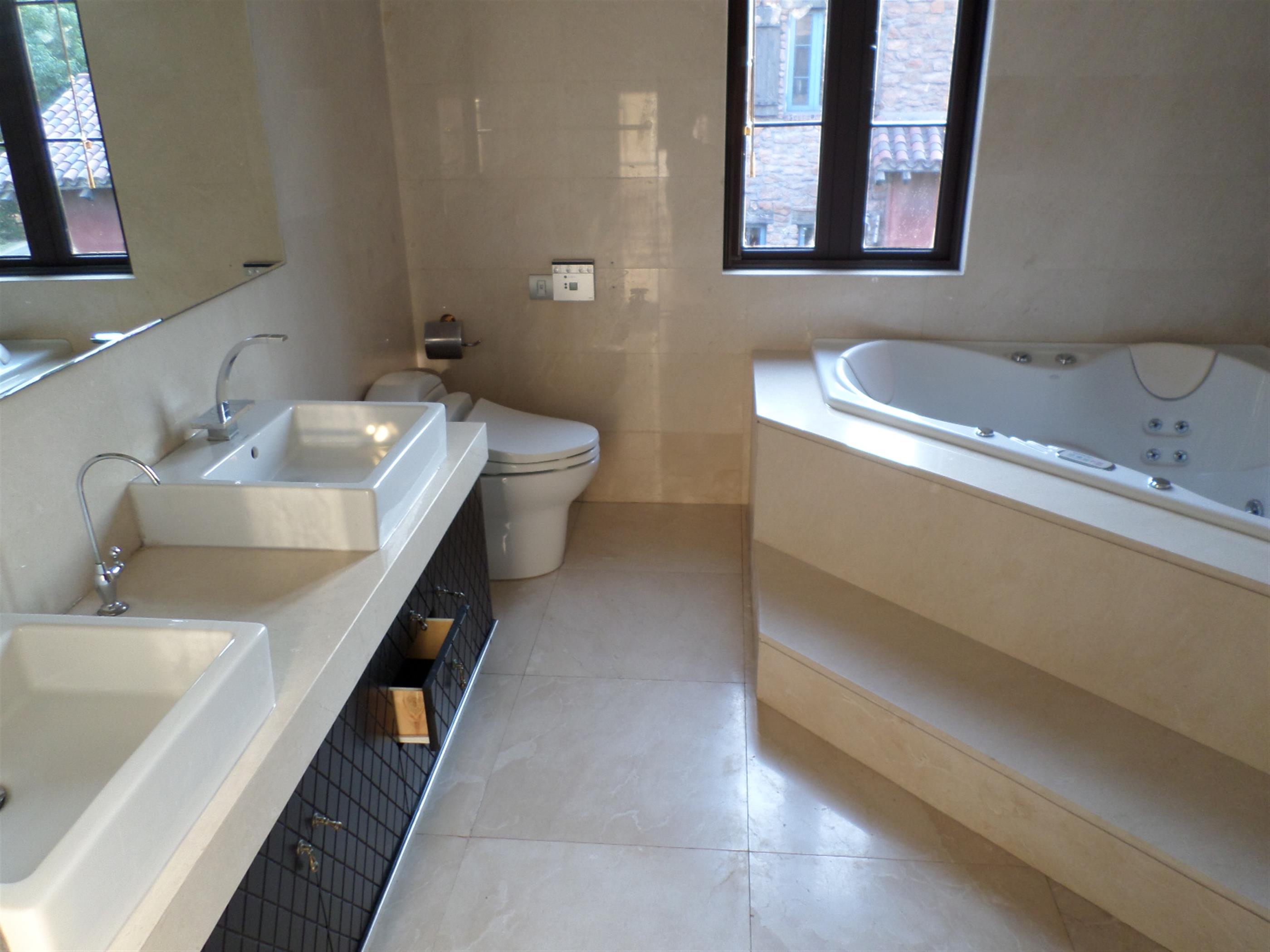 Master Bathroom Magnificent 5BR Villa for Rent in Shanghai’s Rancho Santa Fe Nr International Schools