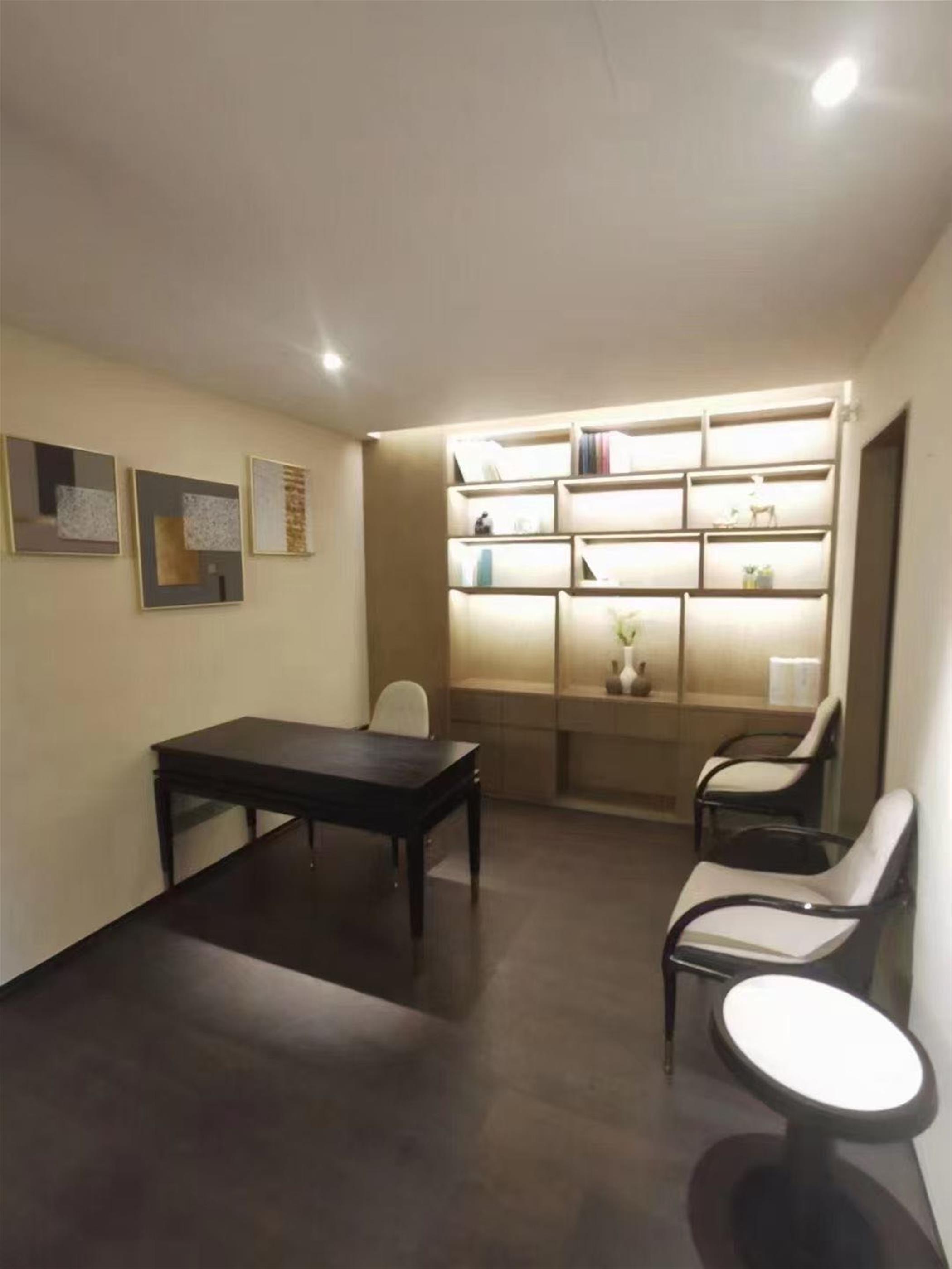 office New Spacious Convenient Lux 3BR Gubei Apartment nr LN 2/15 for Rent in Shanghai