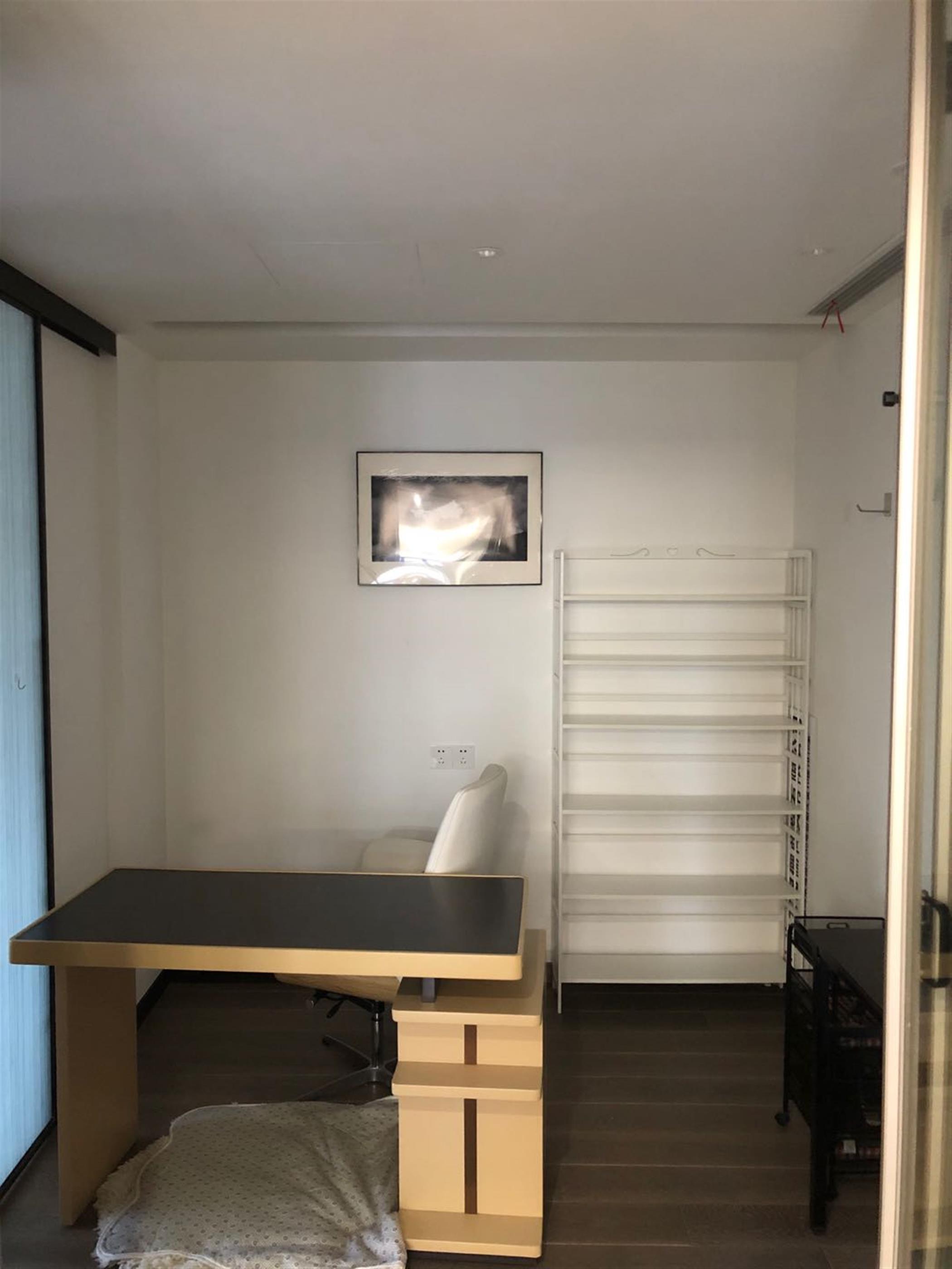 Office room New Spacious Convenient 3BR Gubei Apartment nr LN 2/15 for Rent in Shanghai