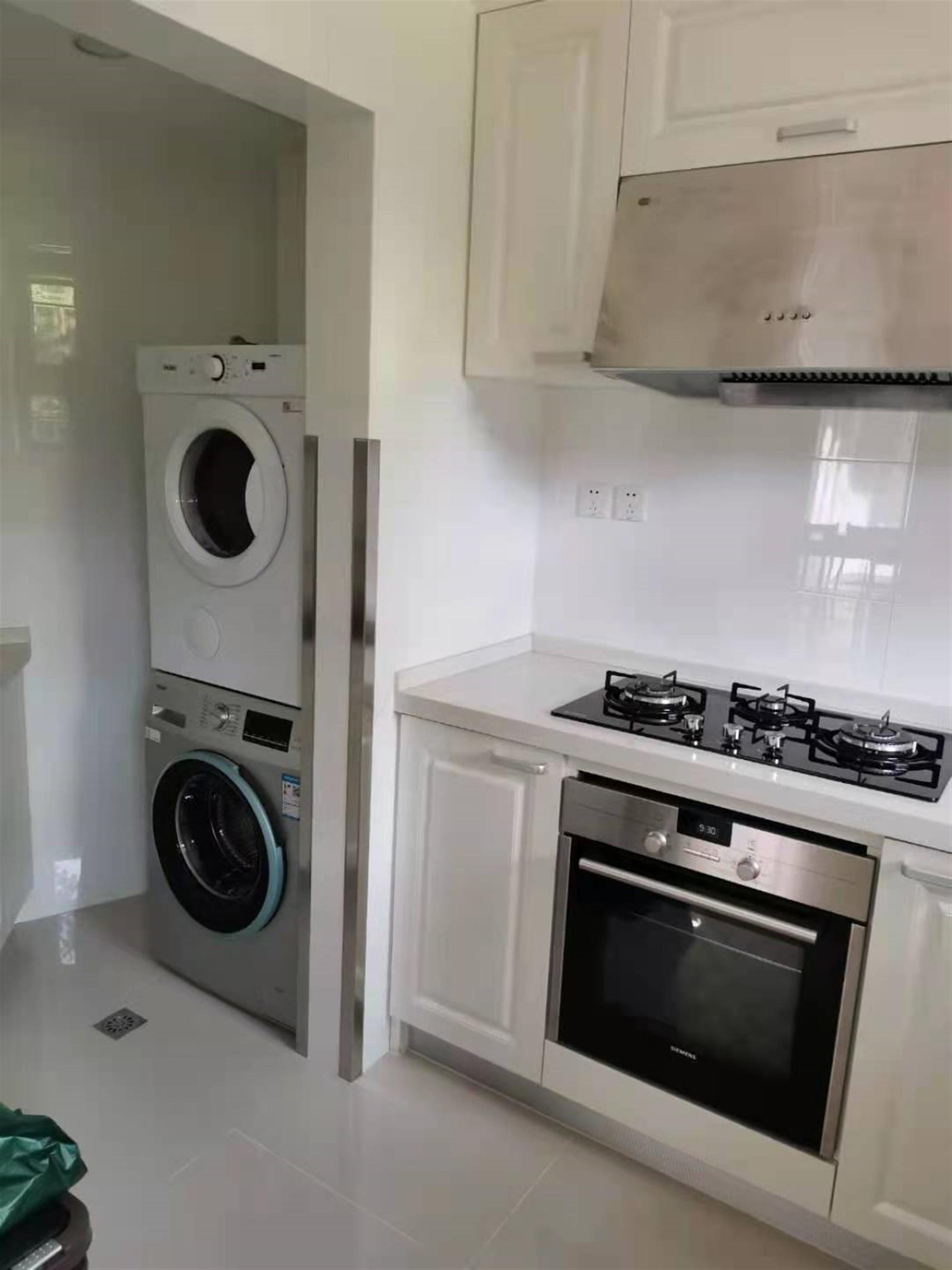 laundry area Spacious Bright Convenient 3BR Villa nr LN 10 for Rent near Shanghai Zoo