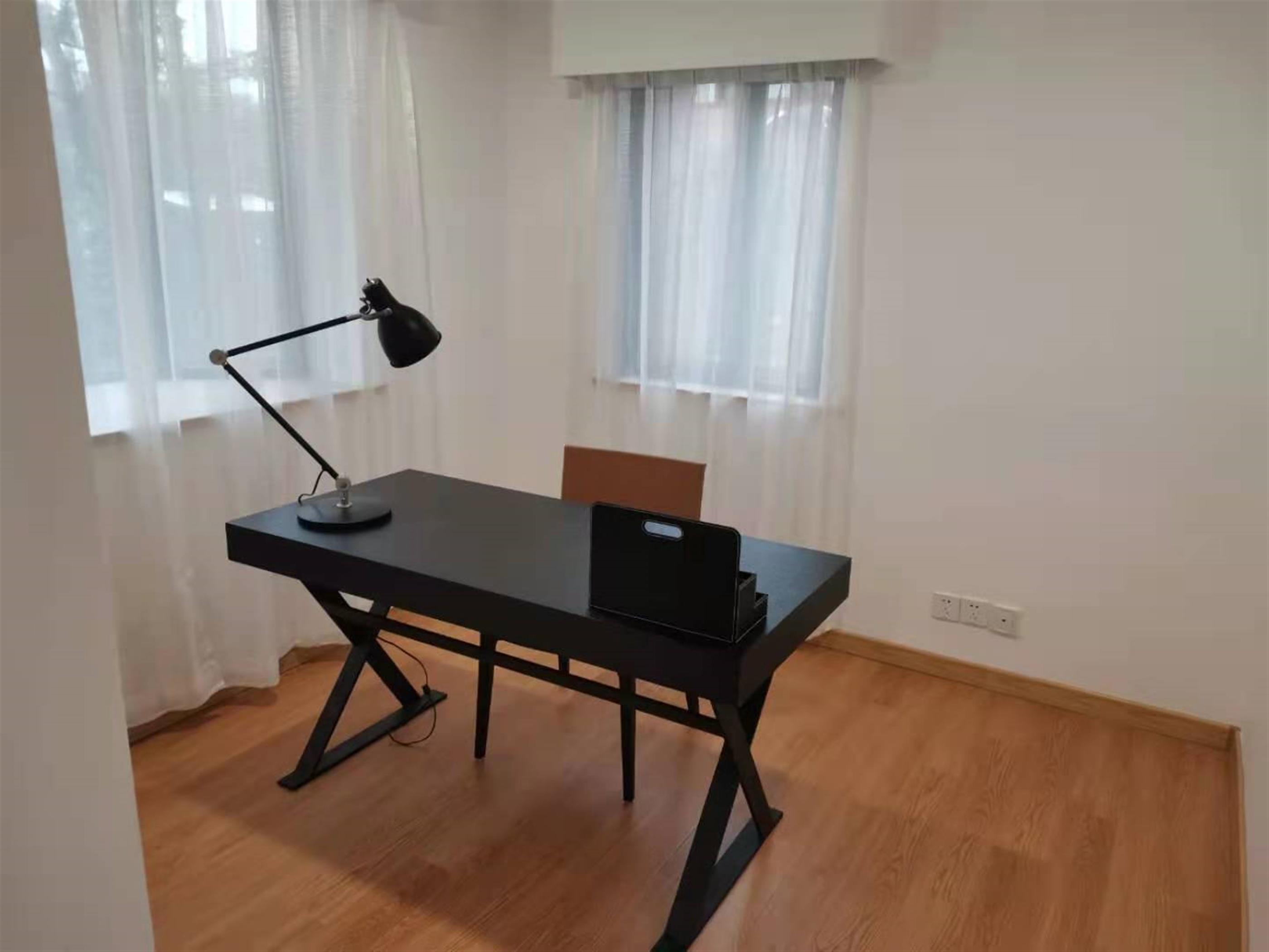 study Spacious Bright Convenient 3BR Villa nr LN 10 for Rent near Shanghai Zoo