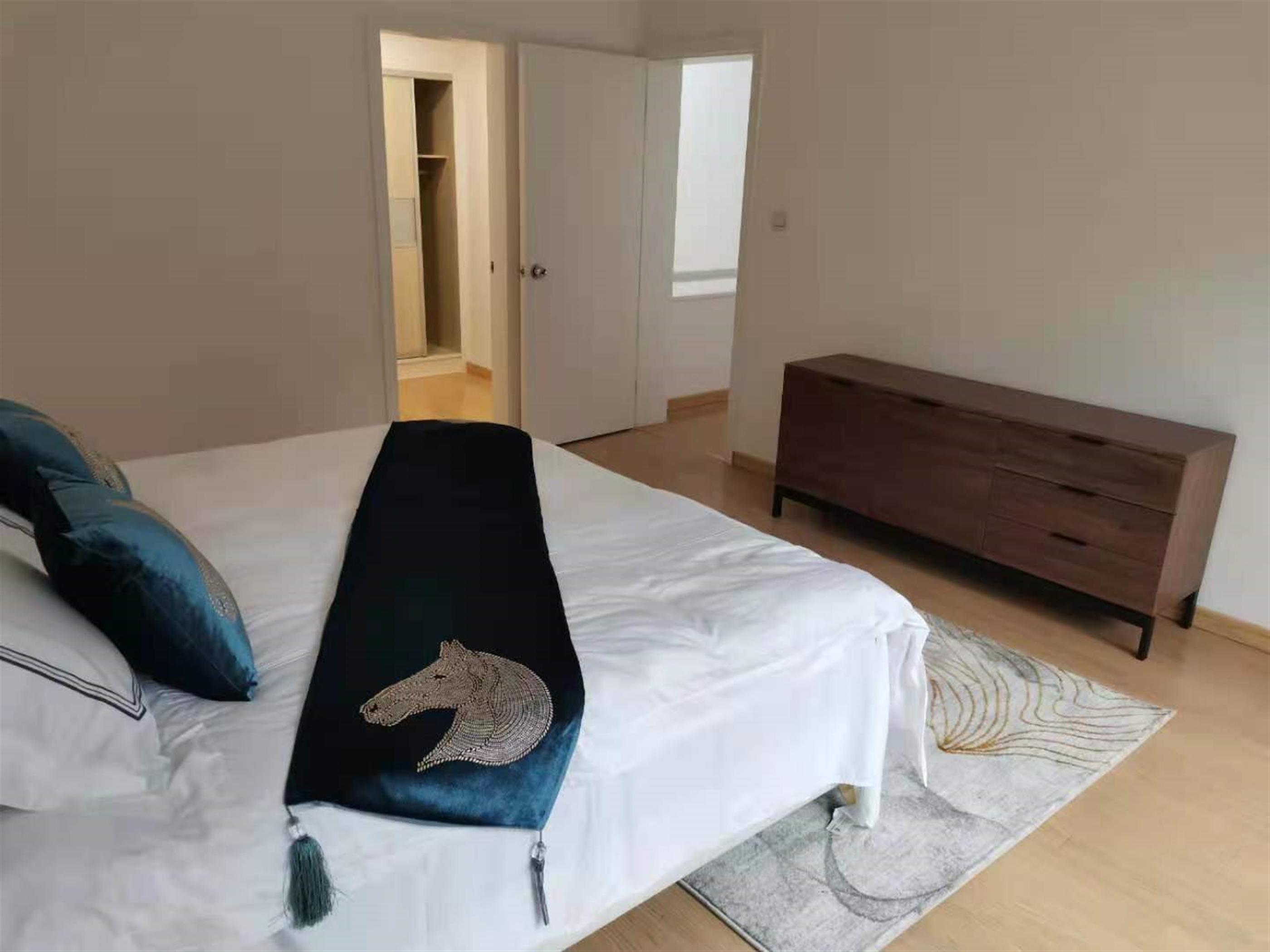 bedroom 2 Spacious Bright Convenient 3BR Villa nr LN 10 for Rent near Shanghai Zoo
