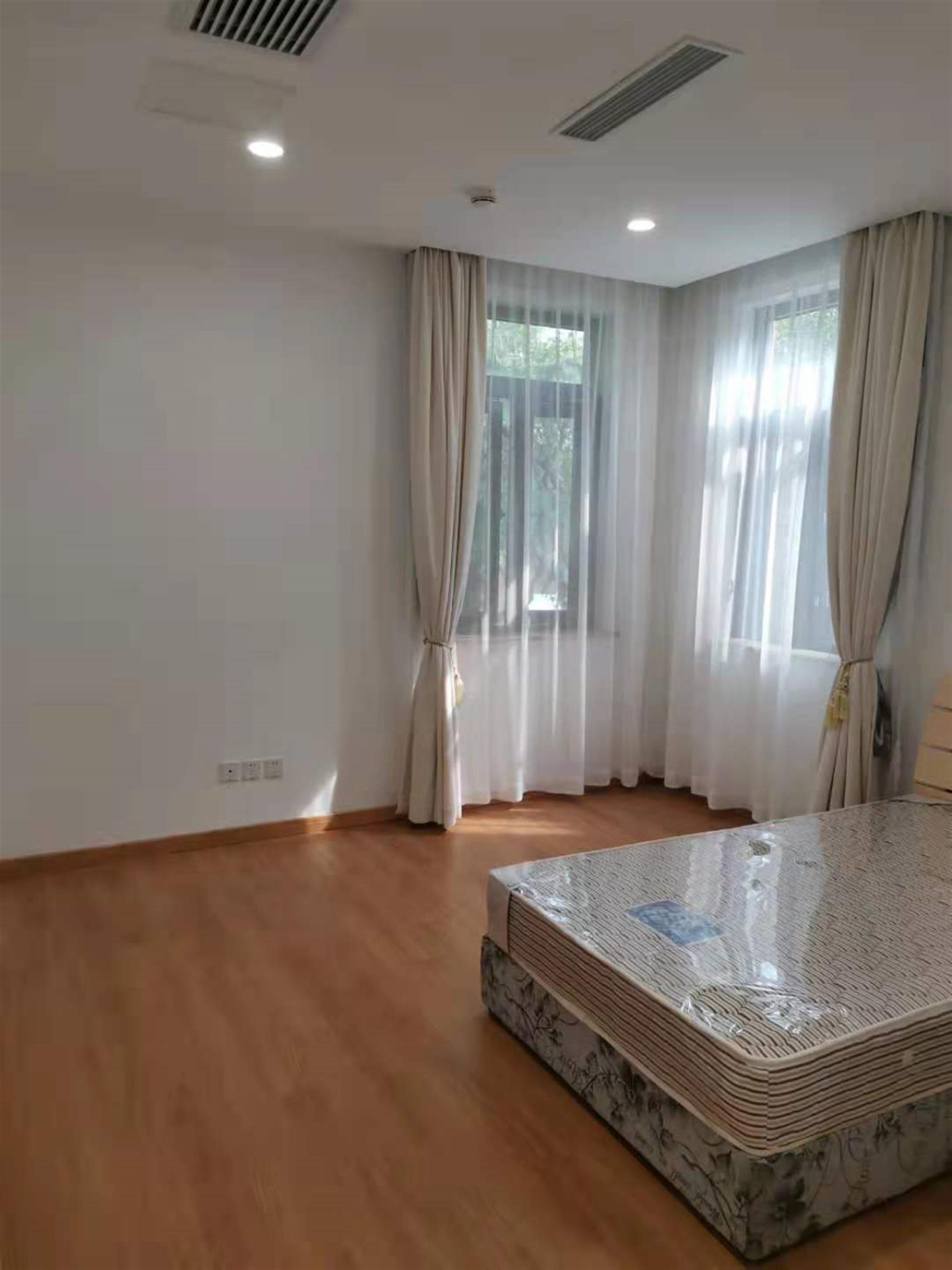 bright floors Bright Spacious Convenient 4BR Villa nr LN 10 for Rent near Shanghai Zoo