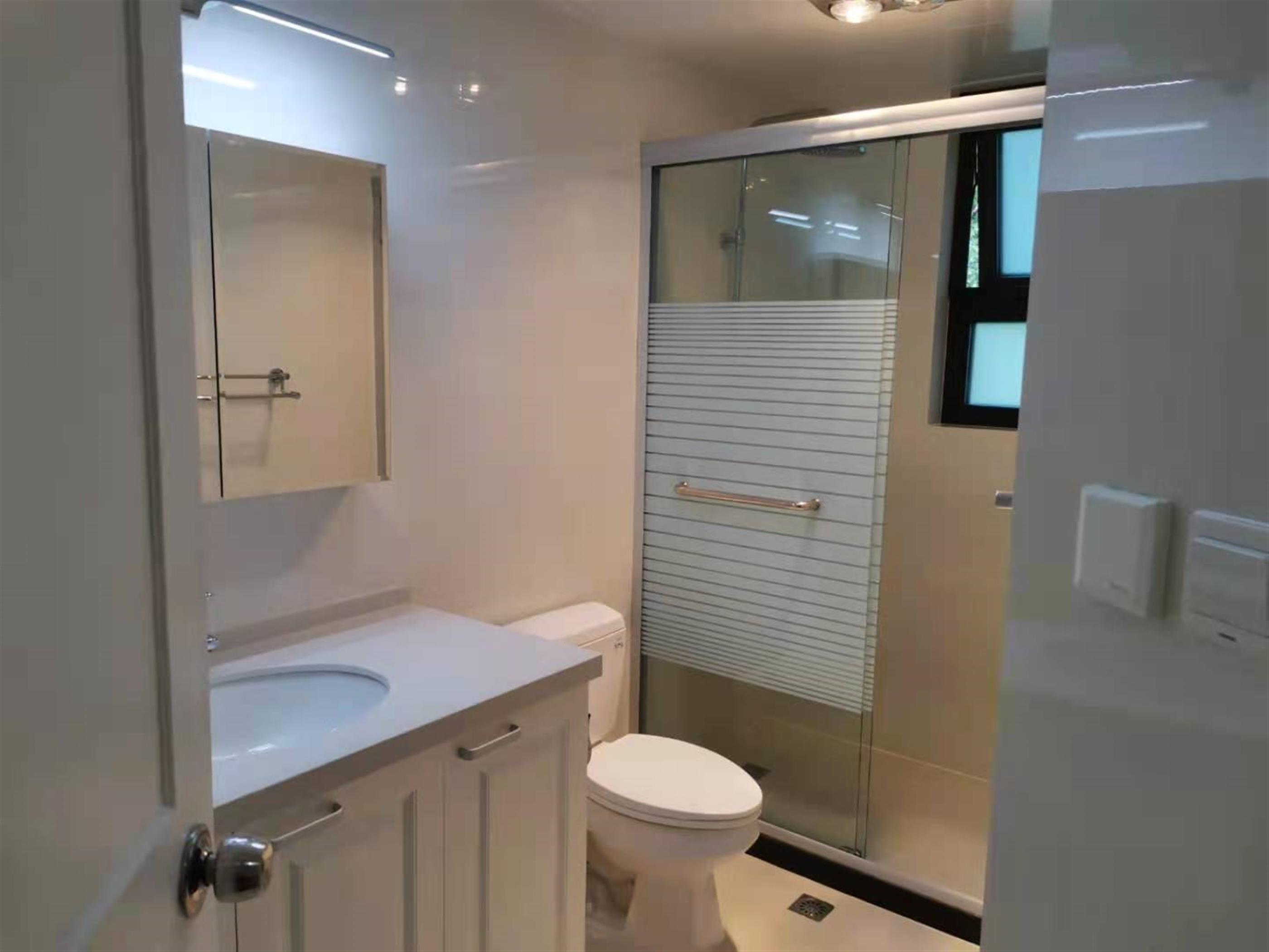 bathroom Bright Spacious Convenient 4BR Villa nr LN 10 for Rent near Shanghai Zoo