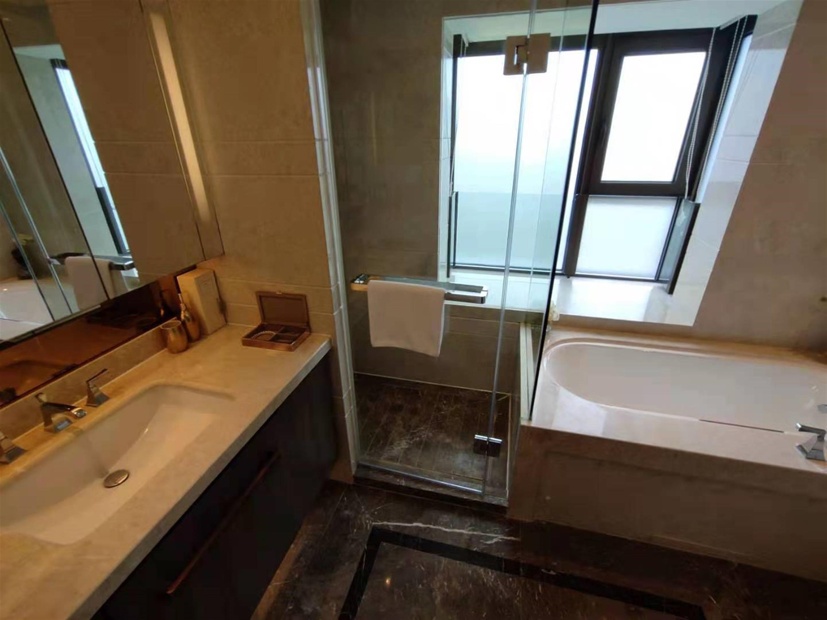 Bathroom with tub Luxurious FFC 3BR+Office Service Apartment nr LN 1/9/10/12 for Rent in Shanghai