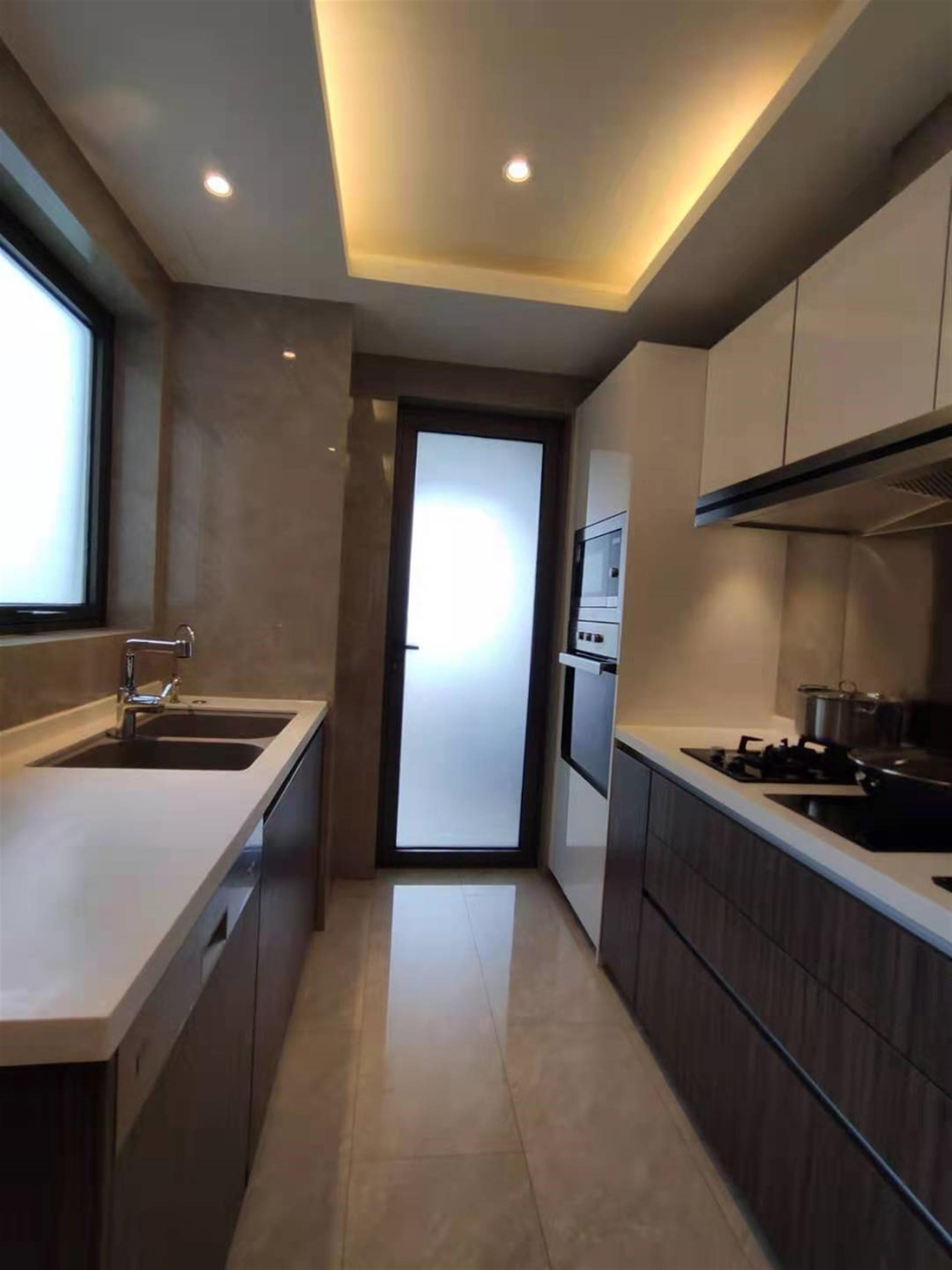 Kitchen Luxurious FFC 3BR+Office Service Apartment nr LN 1/9/10/12 for Rent in Shanghai