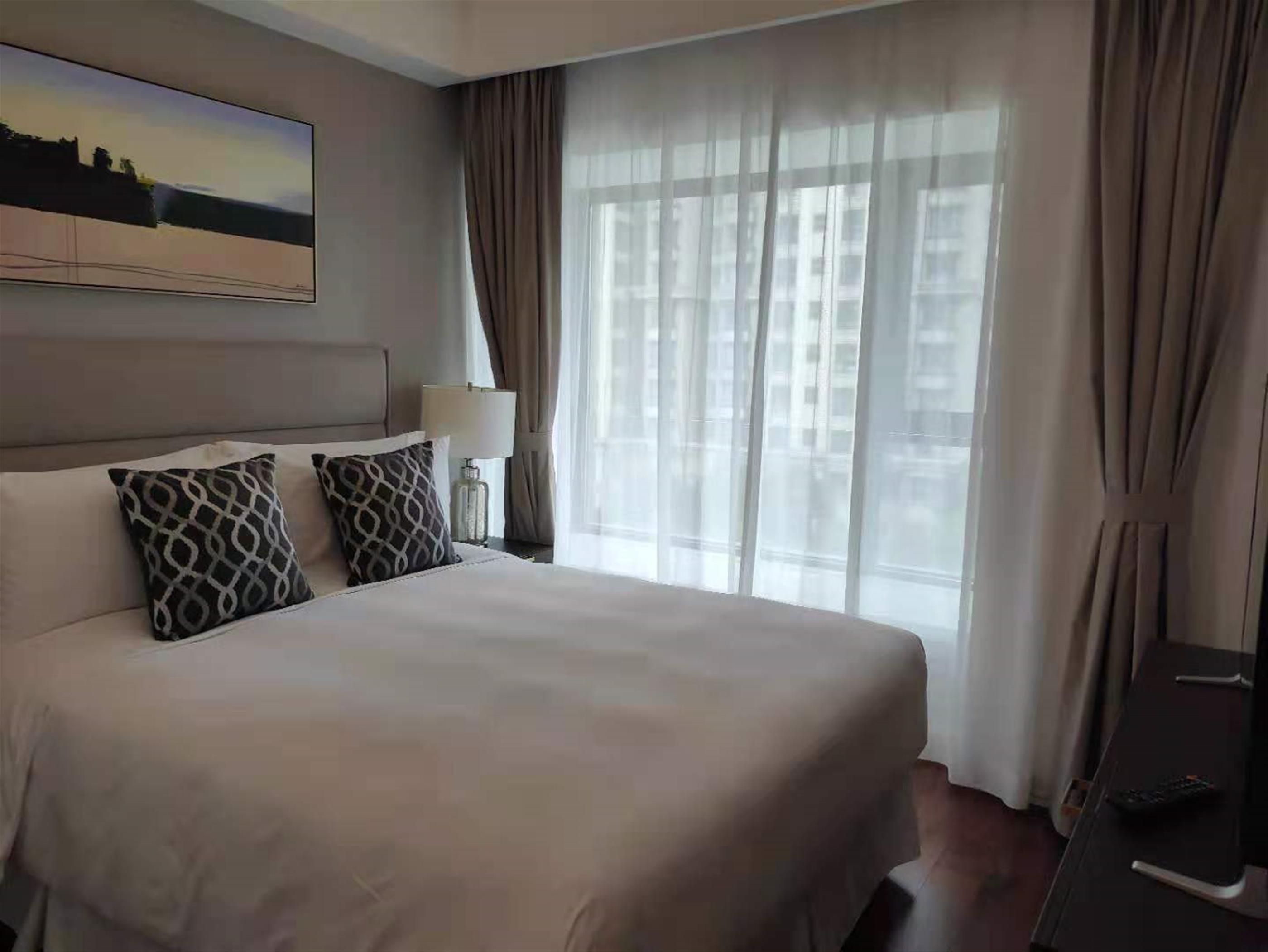 2nd bedroom Luxurious FFC 3BR+Office Service Apartment nr LN 1/9/10/12 for Rent in Shanghai