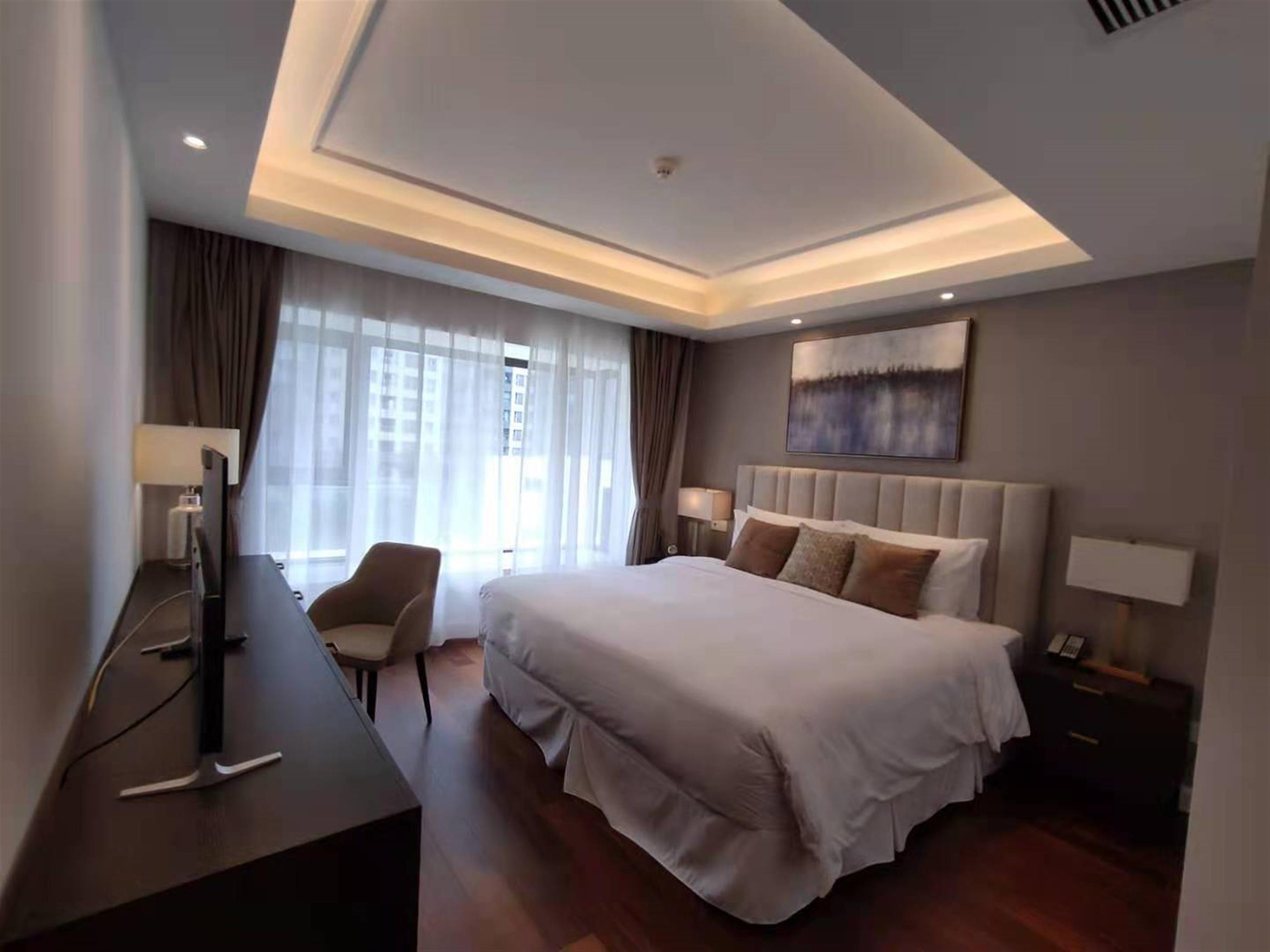 Master Bedroom Luxurious FFC 3BR+Office Service Apartment nr LN 1/9/10/12 for Rent in Shanghai