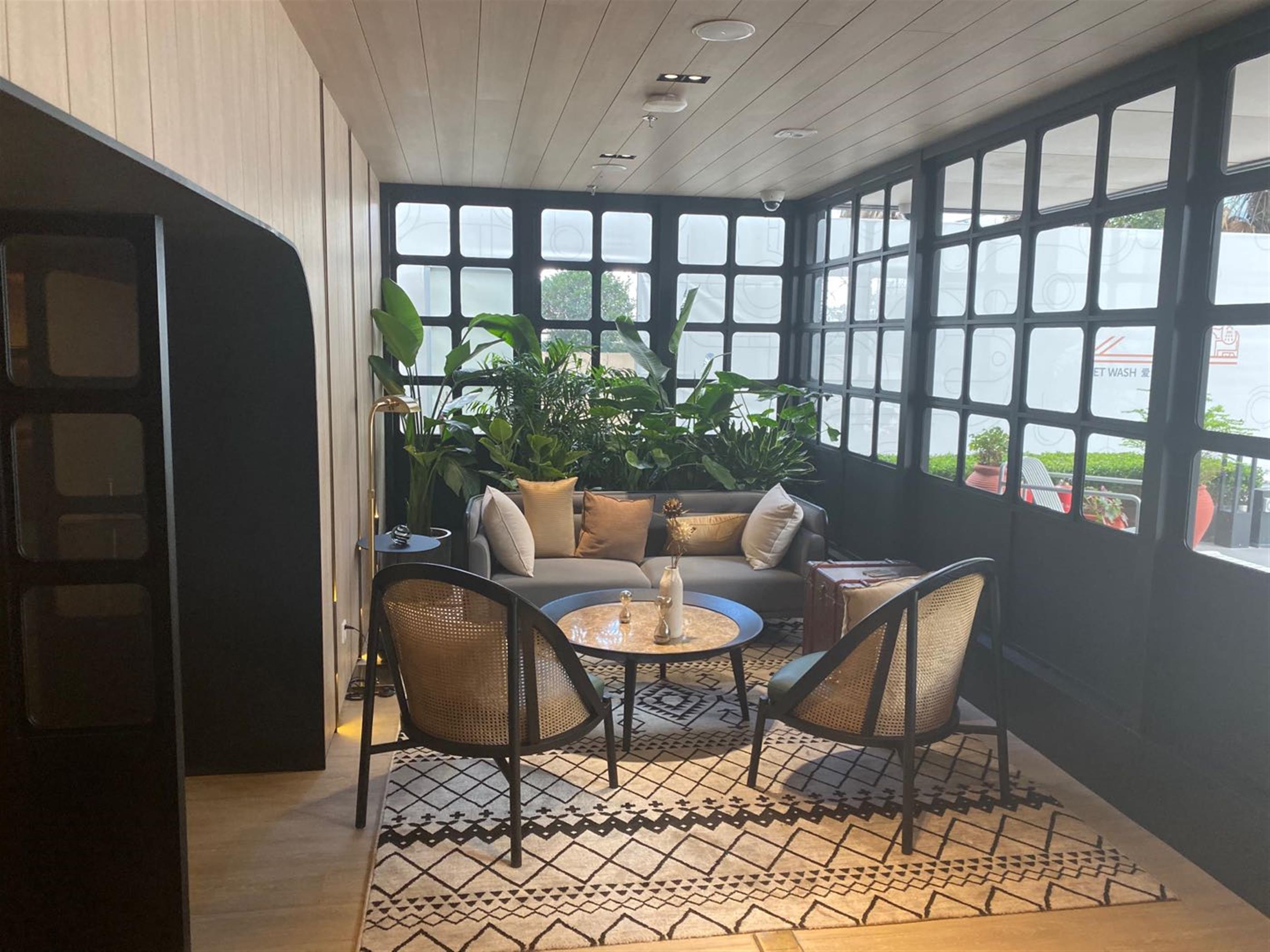 Reading room Modern Zhongshan Park 1BR Service Apartment nr LN 2/3/4 for Rent in Shanghai