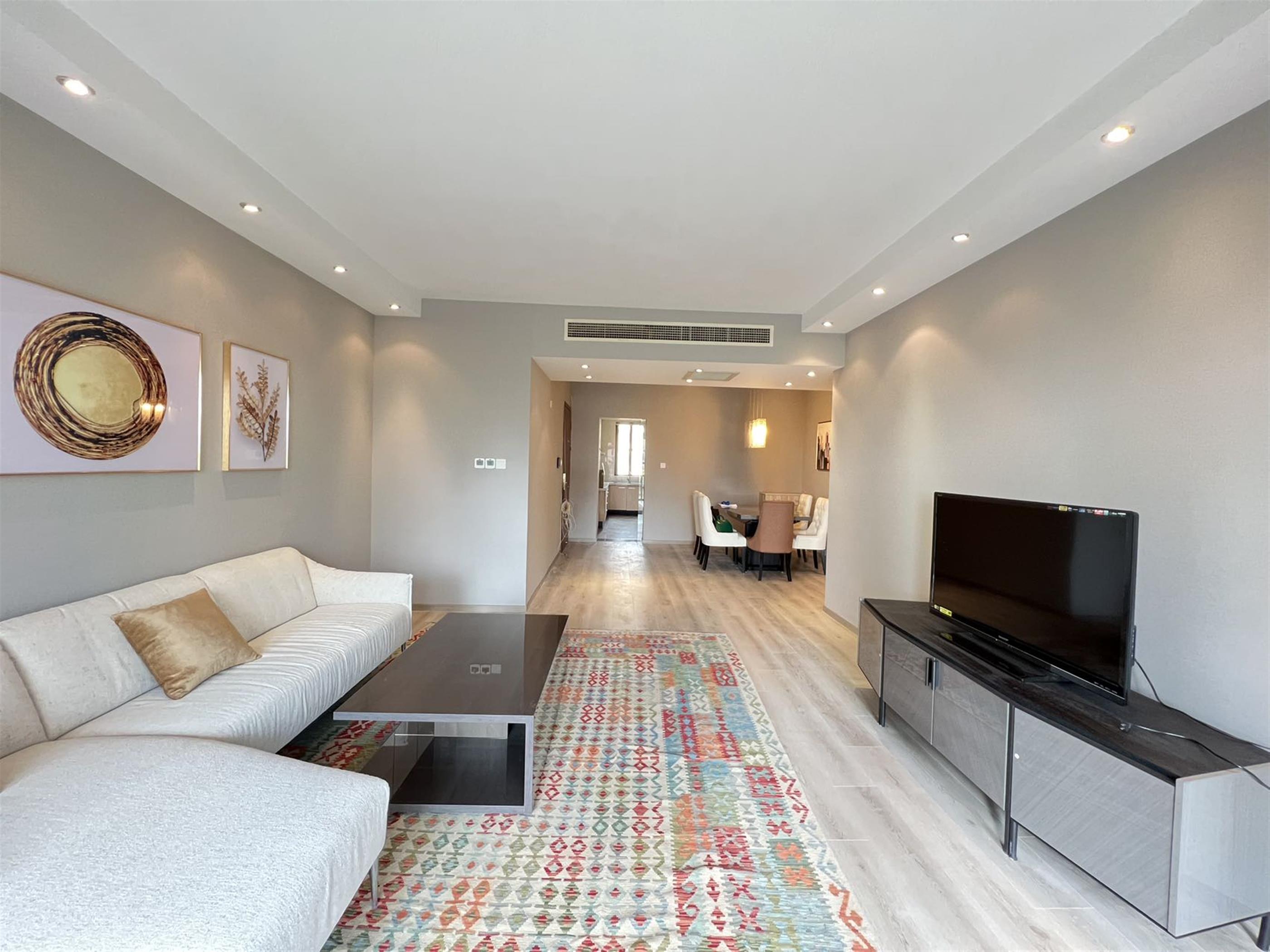 open living space Spacious Modern 3BR for Rent in Shanghai’s LuJiaZui Yanlord Gardens