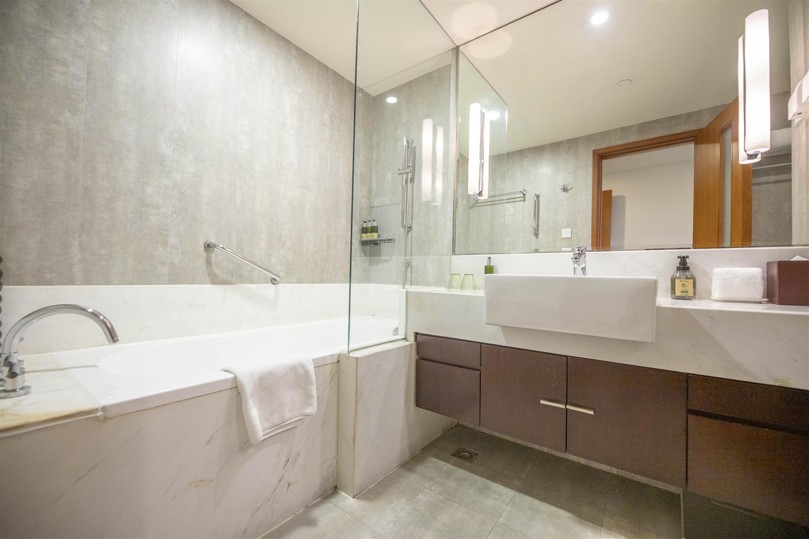 Bathroom with tub New Deluxe 3BR/3BathR Putuo Service Apartments nr LN 3/4/11/14 for Rent in Shanghai