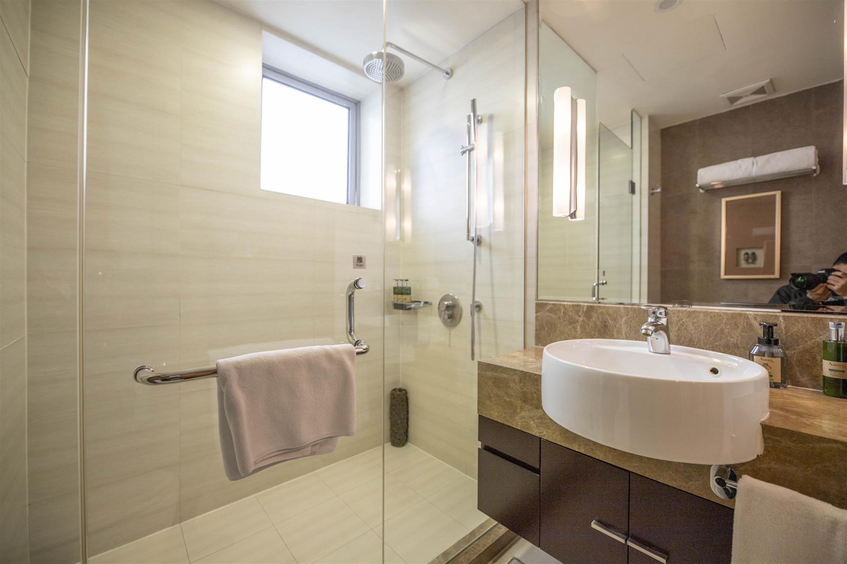 Big Shower New Deluxe 3BR/3BathR Putuo Service Apartments nr LN 3/4/11/14 for Rent in Shanghai