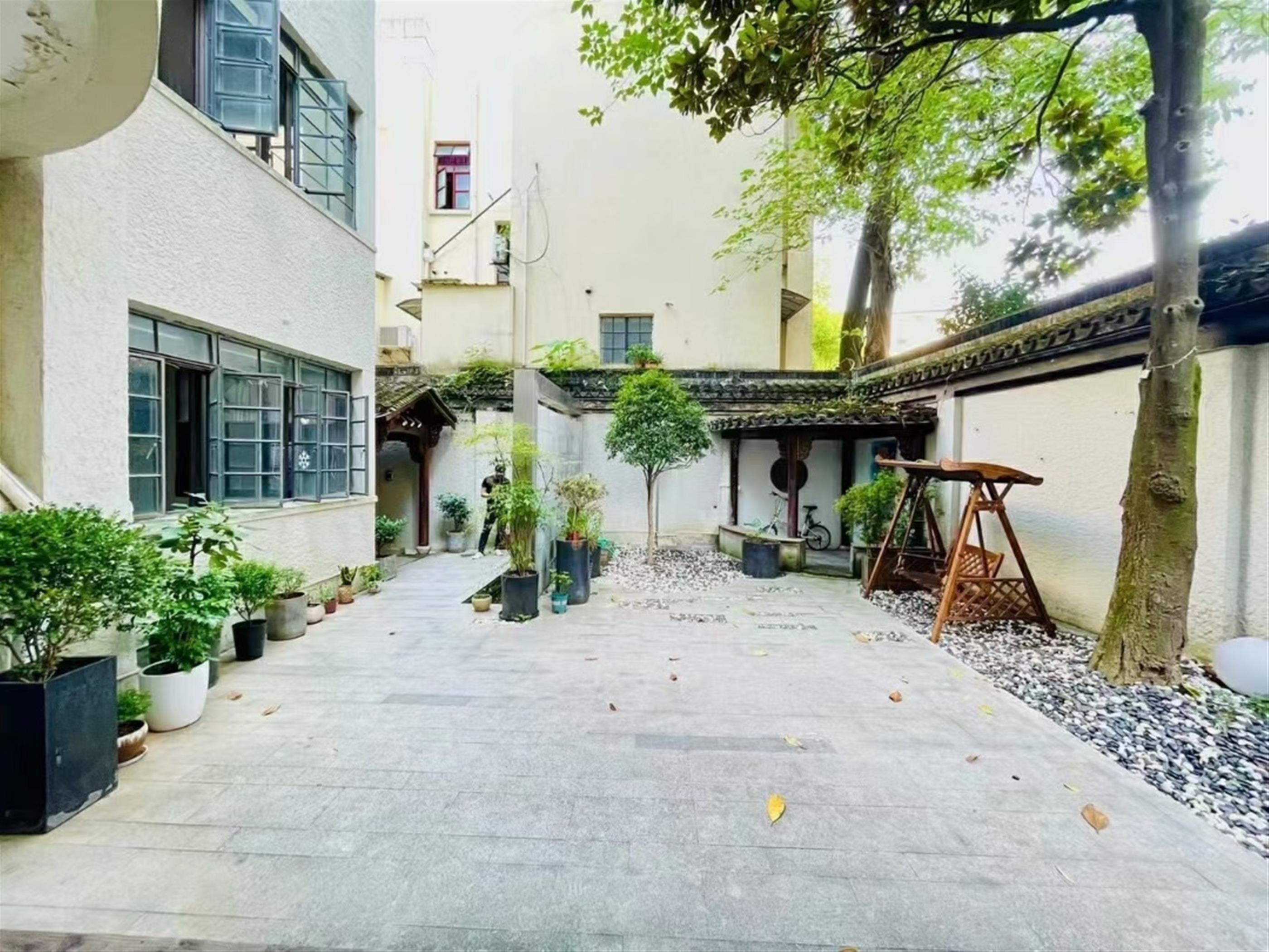 Courtyard/Garden Multi-use 3-floor 11 Room Independent Villa/Office for Rent in FFC Shanghai