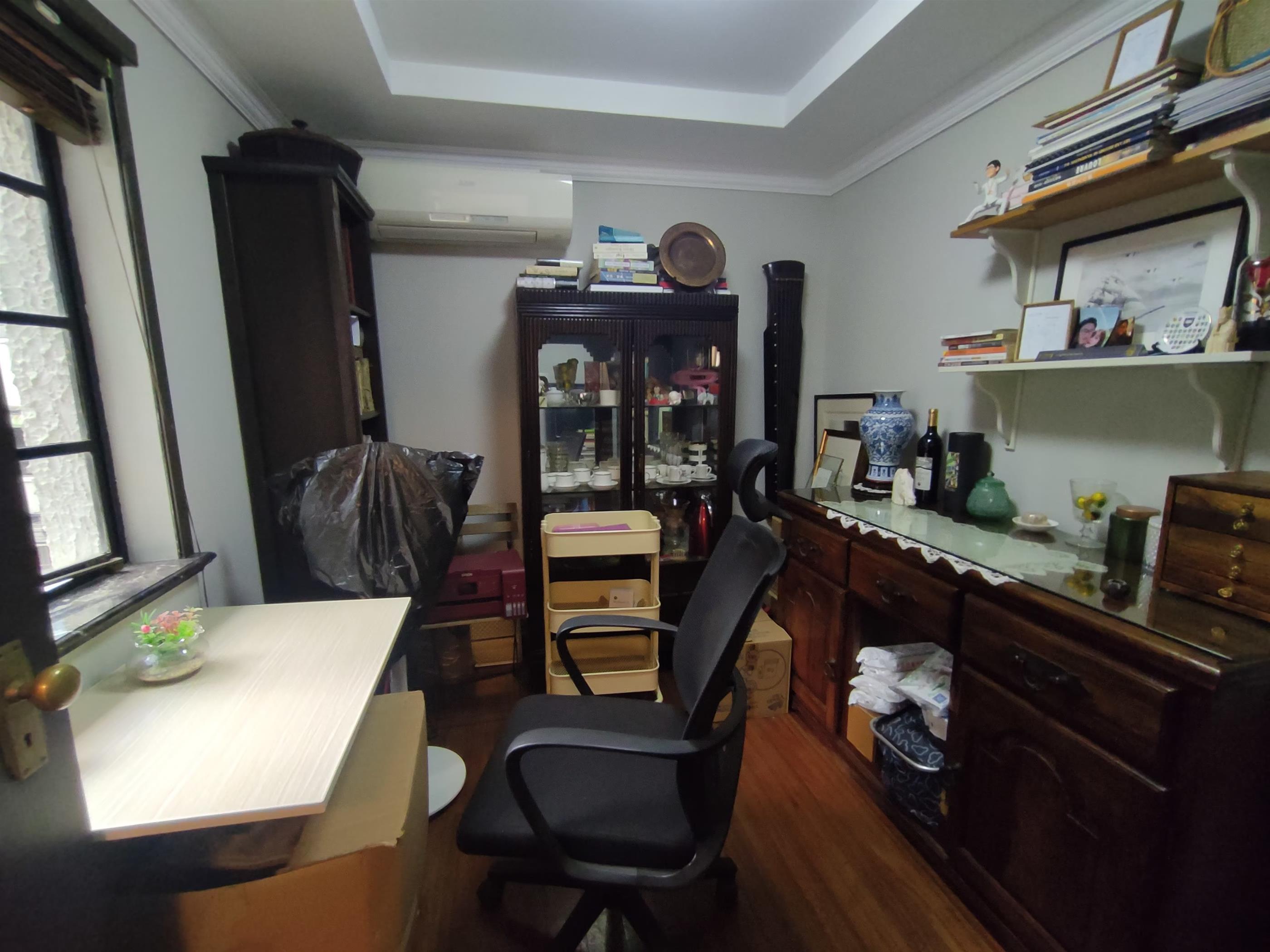 office *** For Sale *** 3-Floor 5-Room Nanjing W Rd Lane House in Shanghai