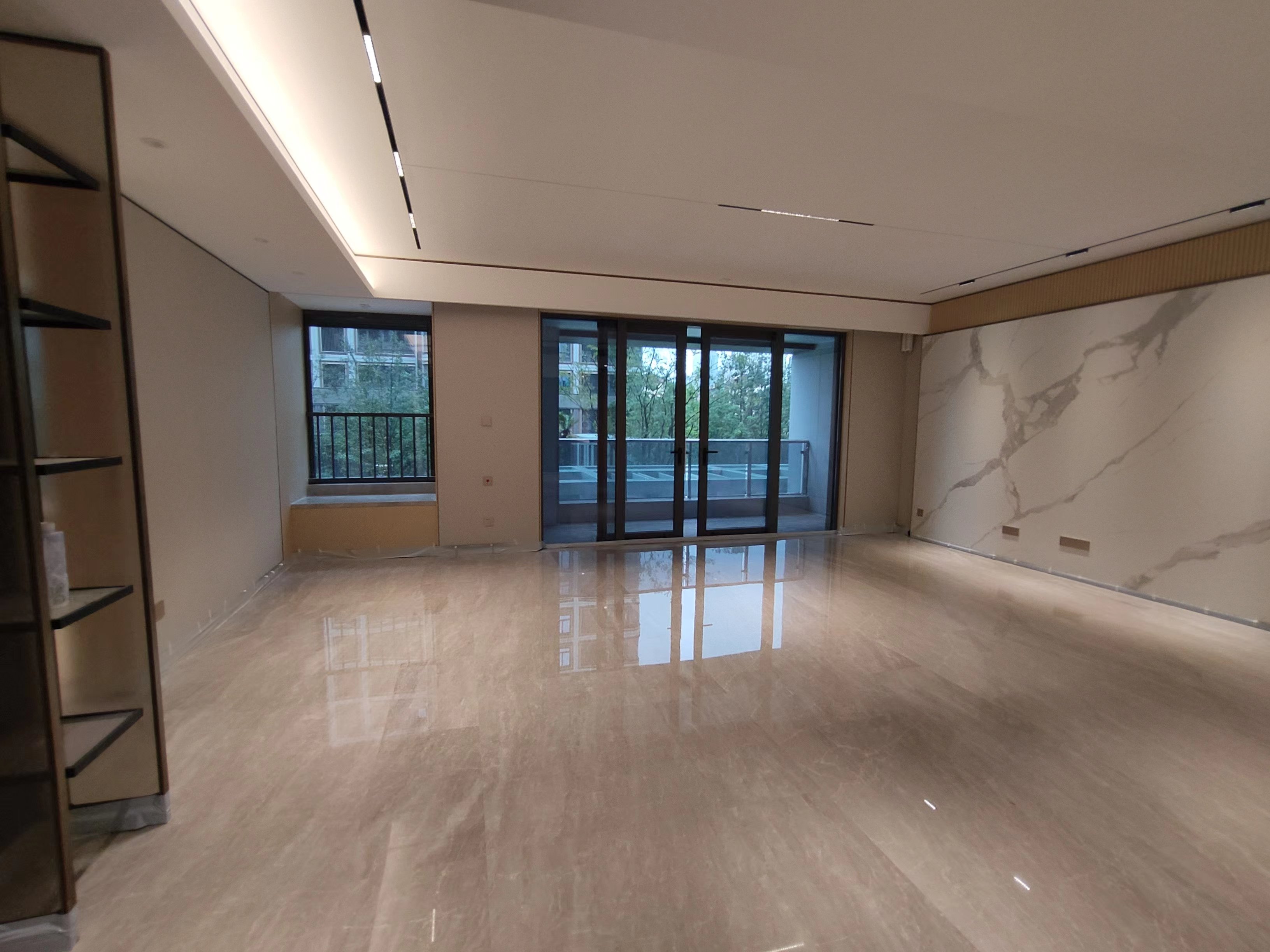 marble walls Brand-new High-end 3BR Riverside Apartment for Rent near Shanghai’s Lujiazui
