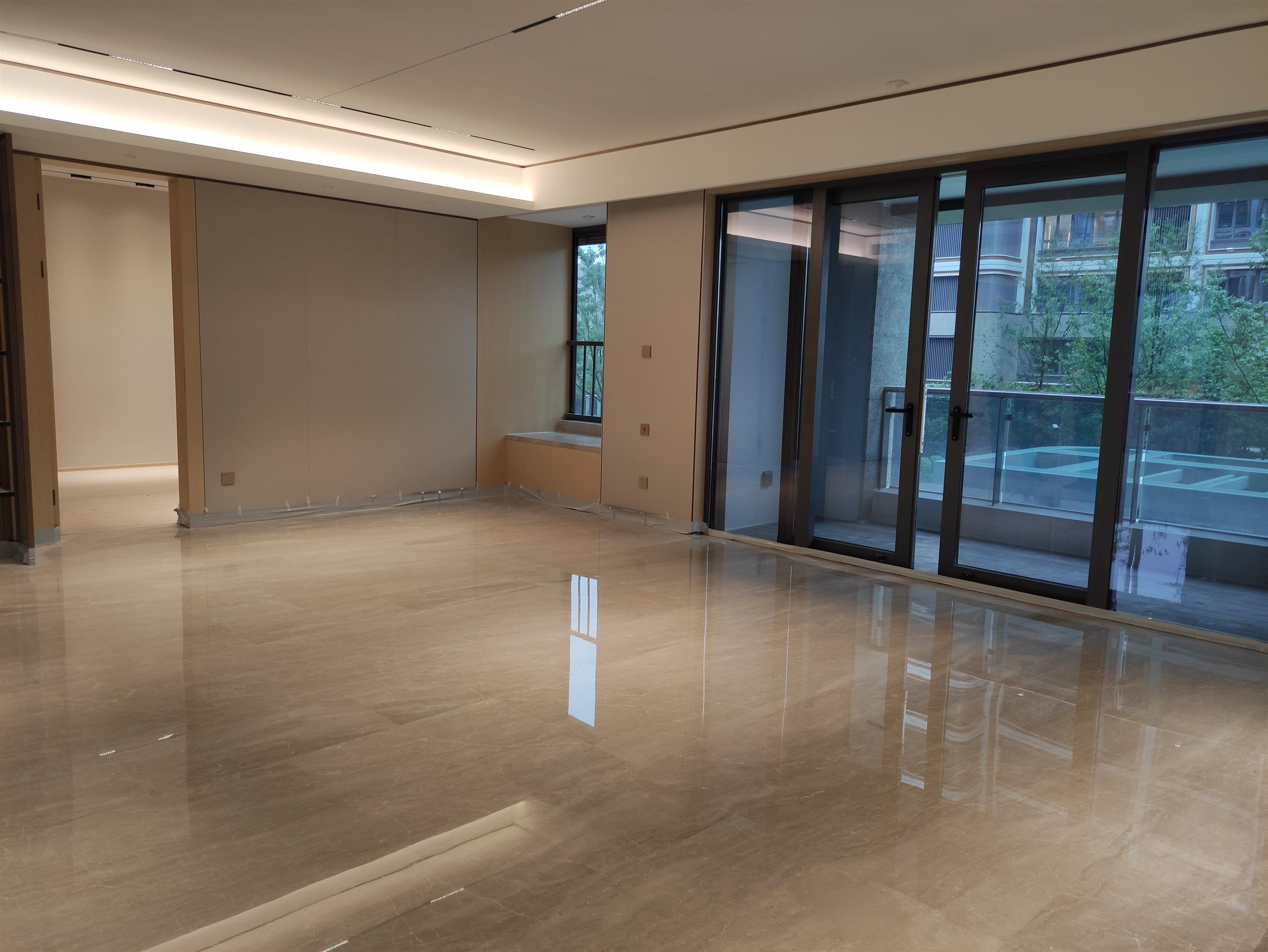 bright windows Brand-new High-end 3BR Riverside Apartment for Rent near Shanghai’s Lujiazui