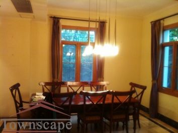 picture 2 Beautiful 4BR and 4BTH triplex wth terrace with private gard