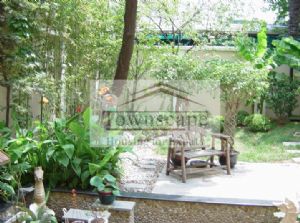 600sqm 4fl 5bdr with 200sqm garden and a balcony