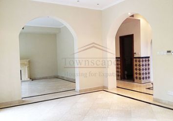 picture 6 5BR villa with beautiful interior and a private garden