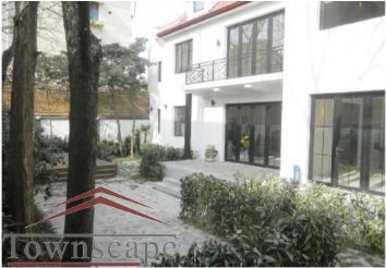 picture 3 4BR villa with 400m² garden 3 floors 800sqm