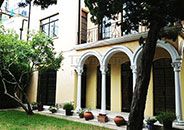 5BR villa with beautiful interior and a private garden