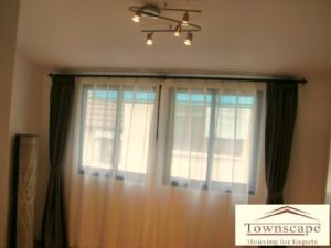 Antique renovated apartment 1 bdr 70 sqm near metro line 1