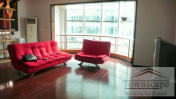 picture 1 Brightand Modern apartment with view over jingAn temple