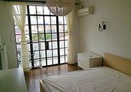Renovated modern 1BR apt with balcony