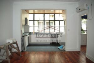 <b>Unfurnished 1 bdr 80sqm apartment  near Huaihai mtr line 1</b>